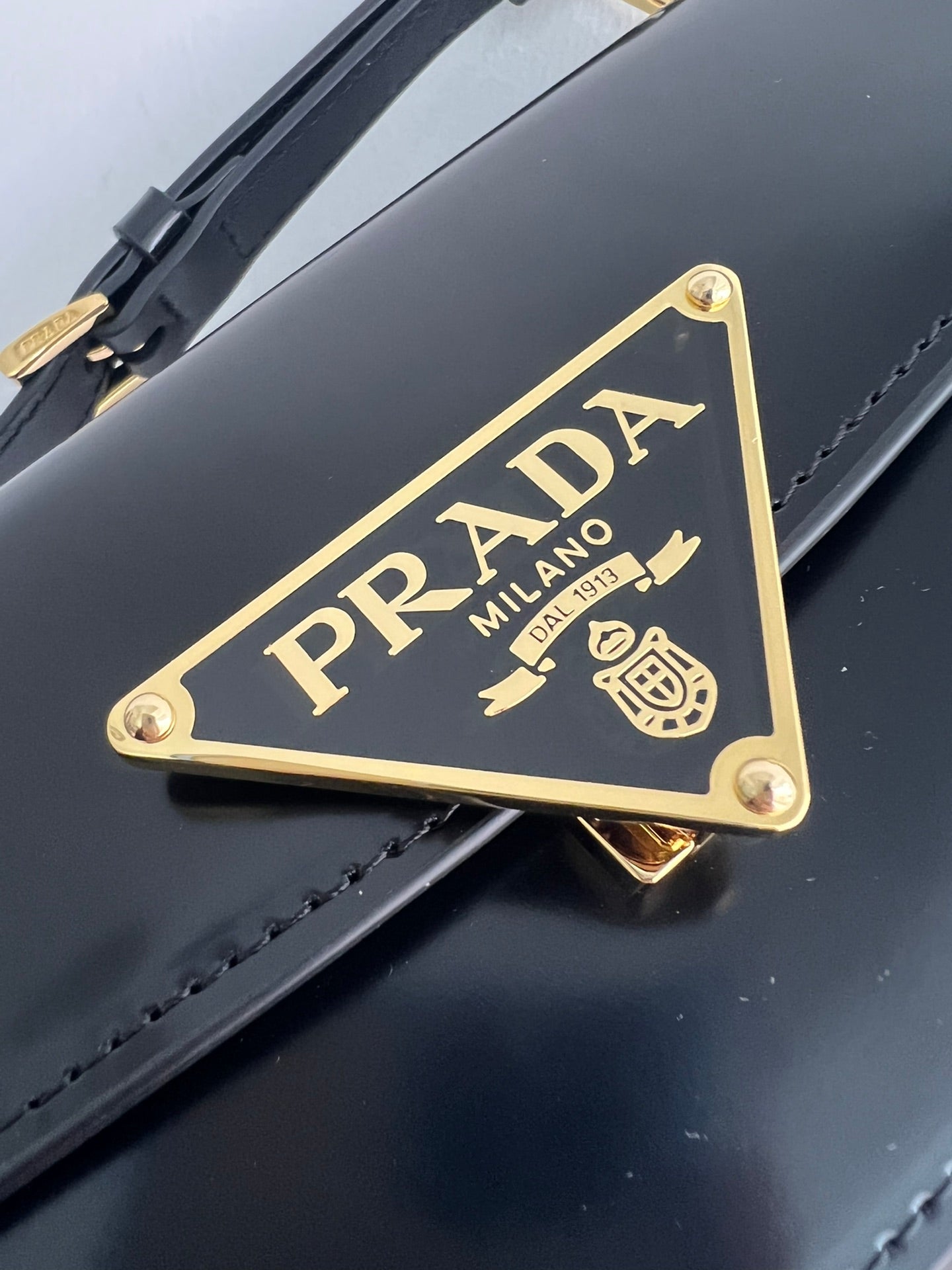 New Fashion Exquisite PRADA  Women's Handheld and Crossbody Bag