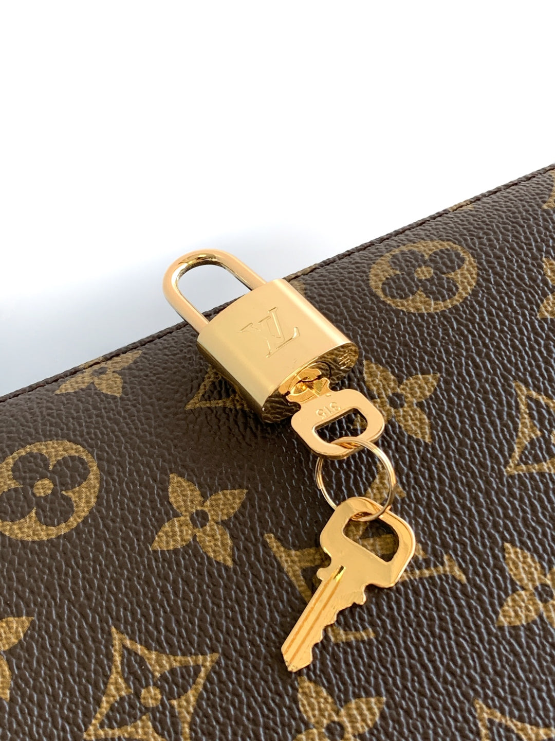 New luxury  fashion Montaigne  women's handbag