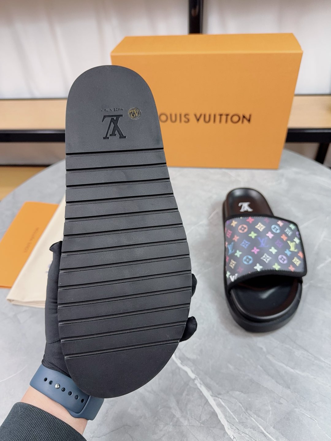 New luxury fashion Ladies' flat bottomed anti-skid slippers