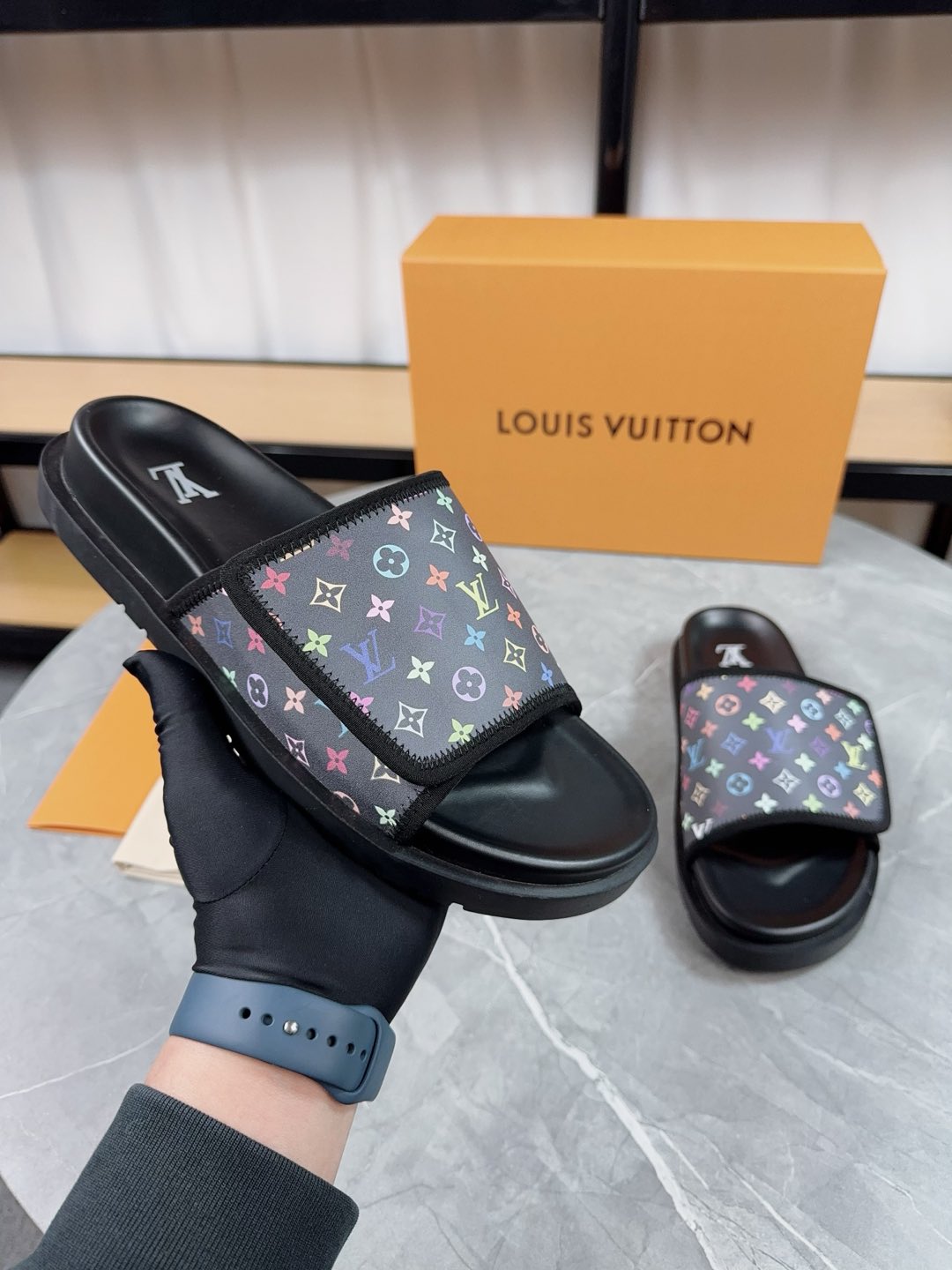 New luxury fashion Ladies' flat bottomed anti-skid slippers
