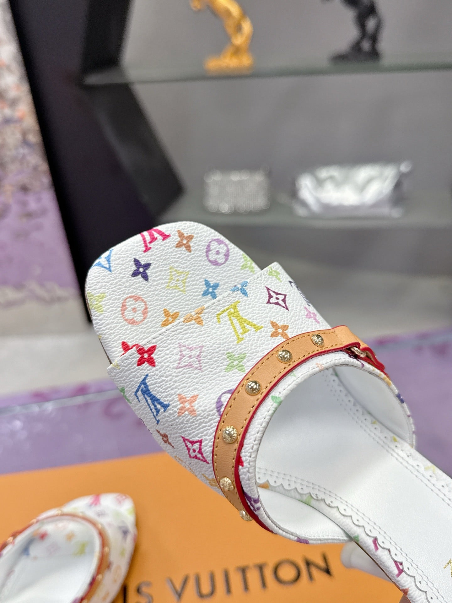 New luxury fashion Ladies' high-heeled sandals