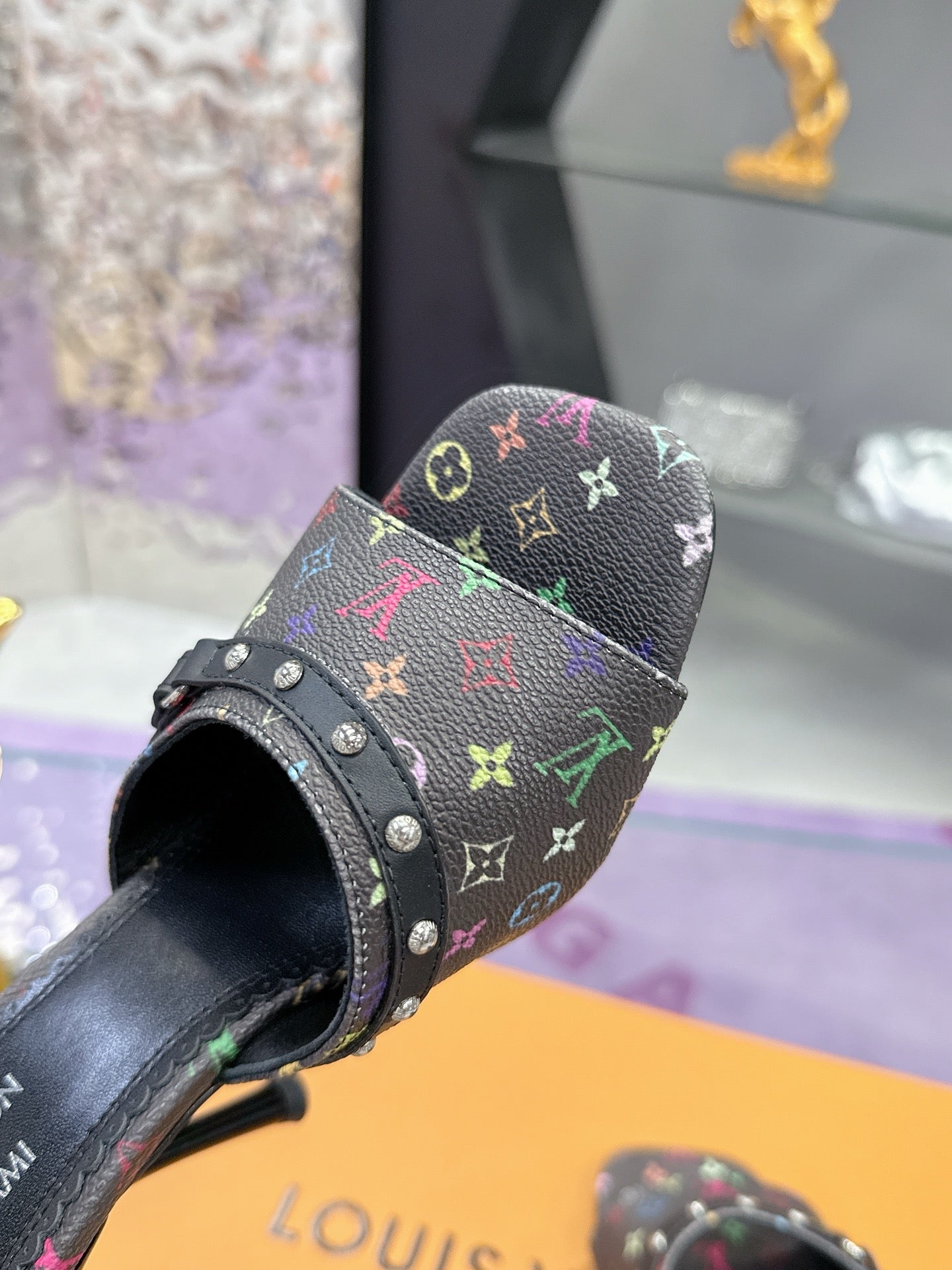 New luxury fashion Ladies' high-heeled sandals
