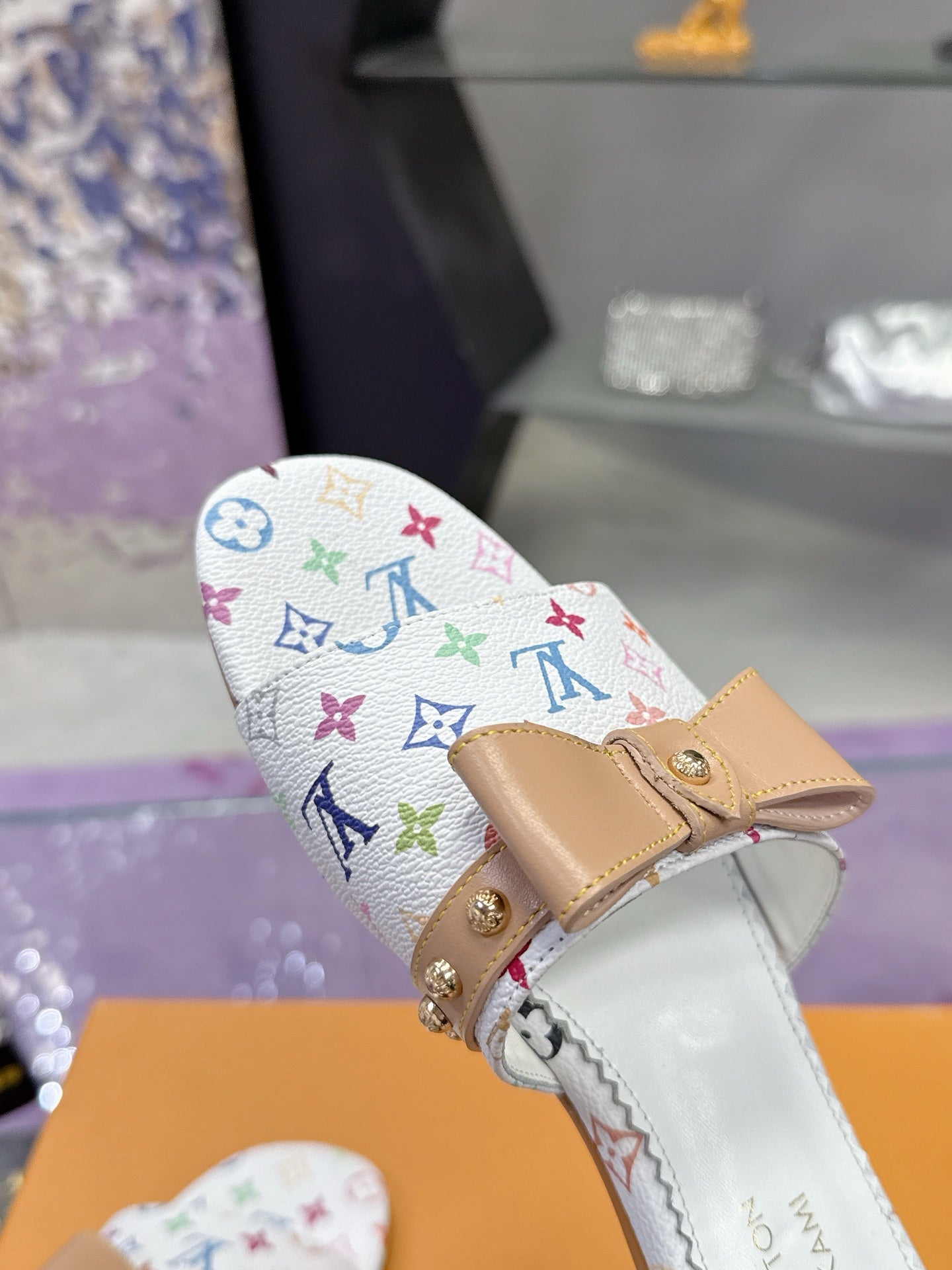 New luxury fashion Ladies' high-heeled sandals