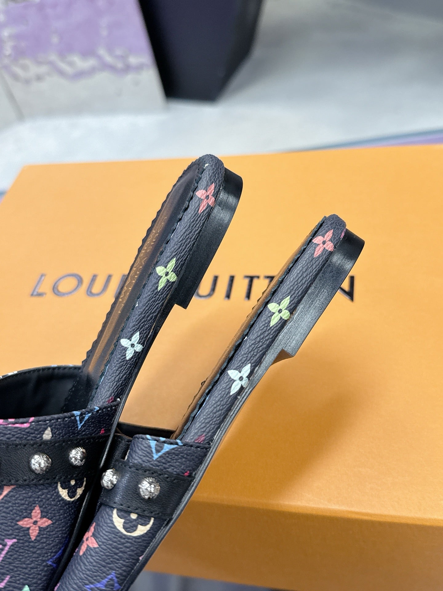 New luxury fashion Ladies' high-heeled sandals