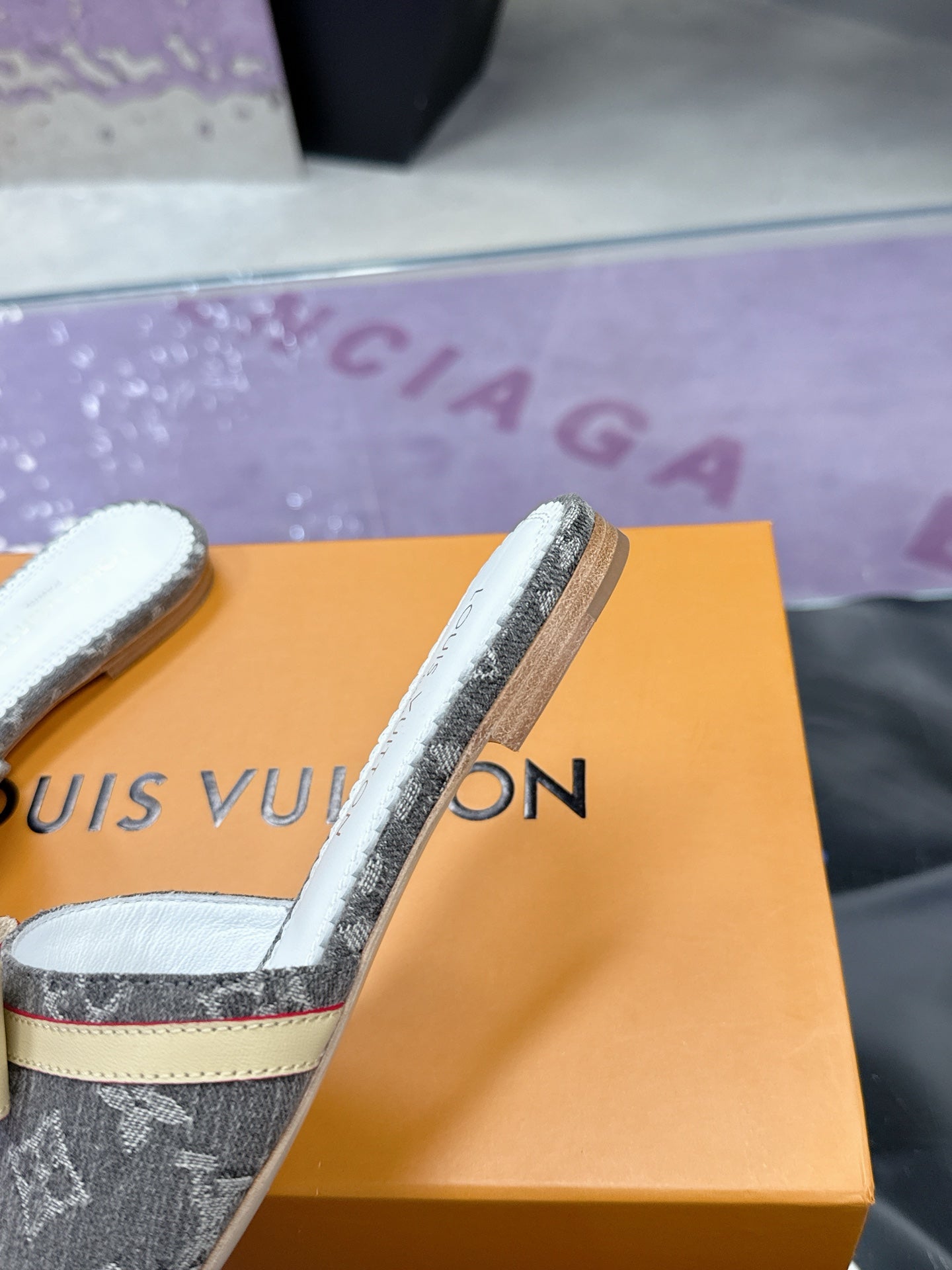 New luxury fashion Ladies' high-heeled sandals