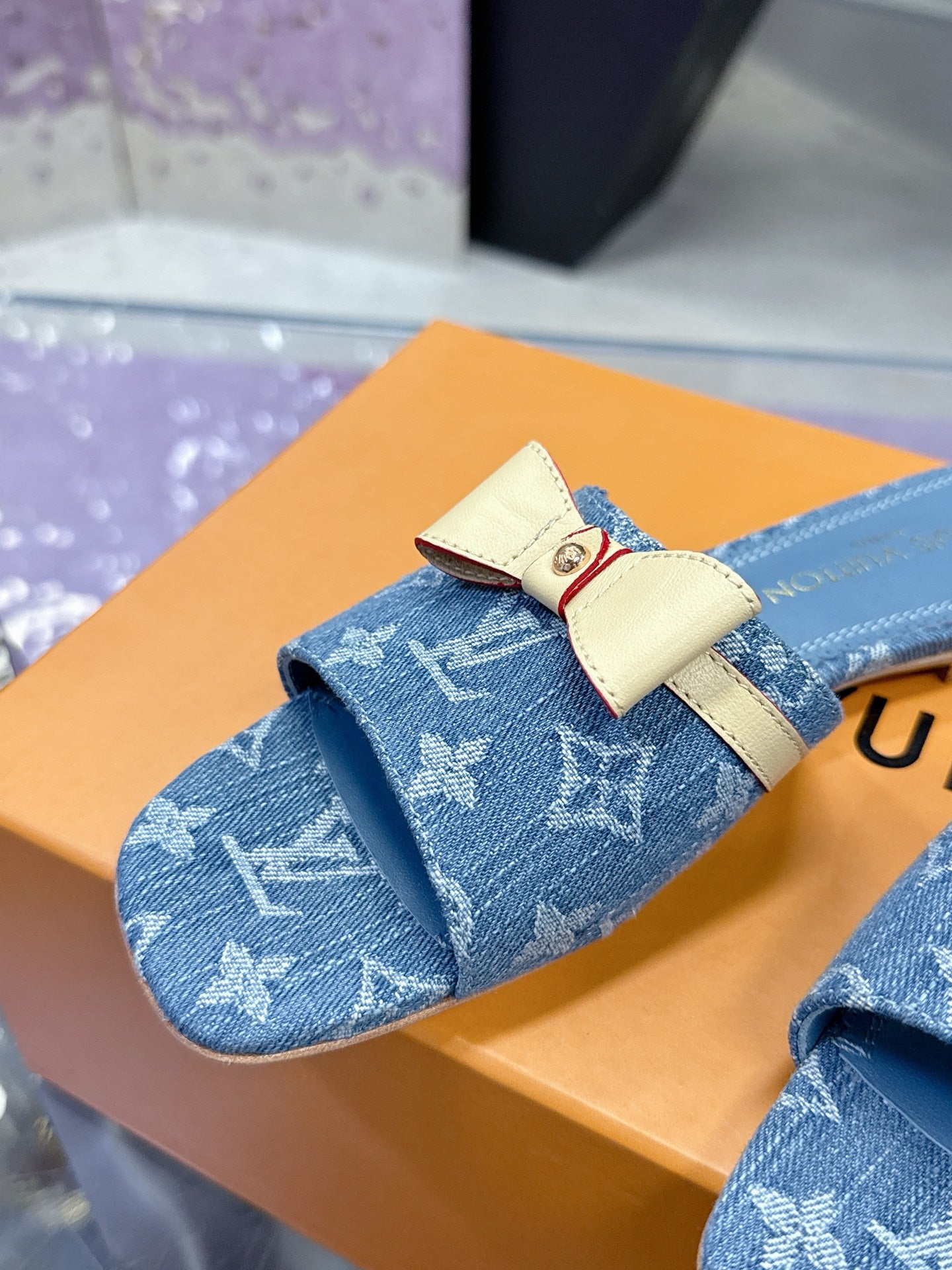 New luxury fashion Ladies' high-heeled sandals