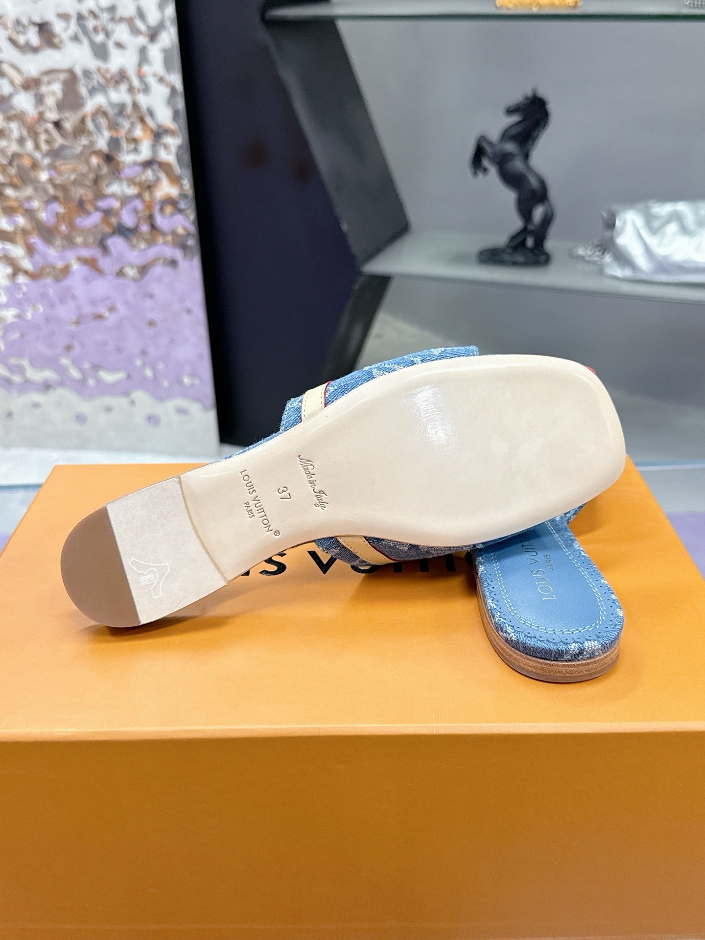New luxury fashion Ladies' high-heeled sandals