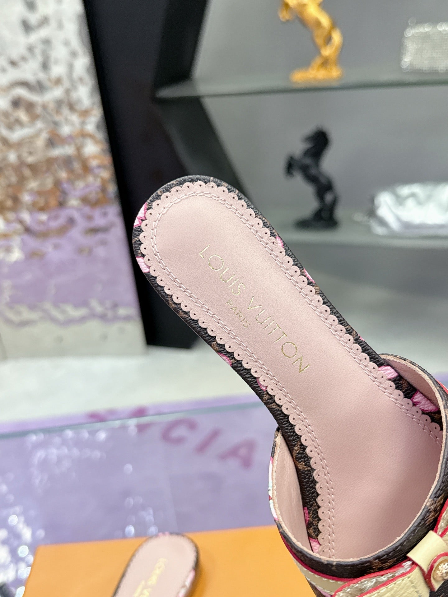 New luxury fashion Ladies' high-heeled sandals