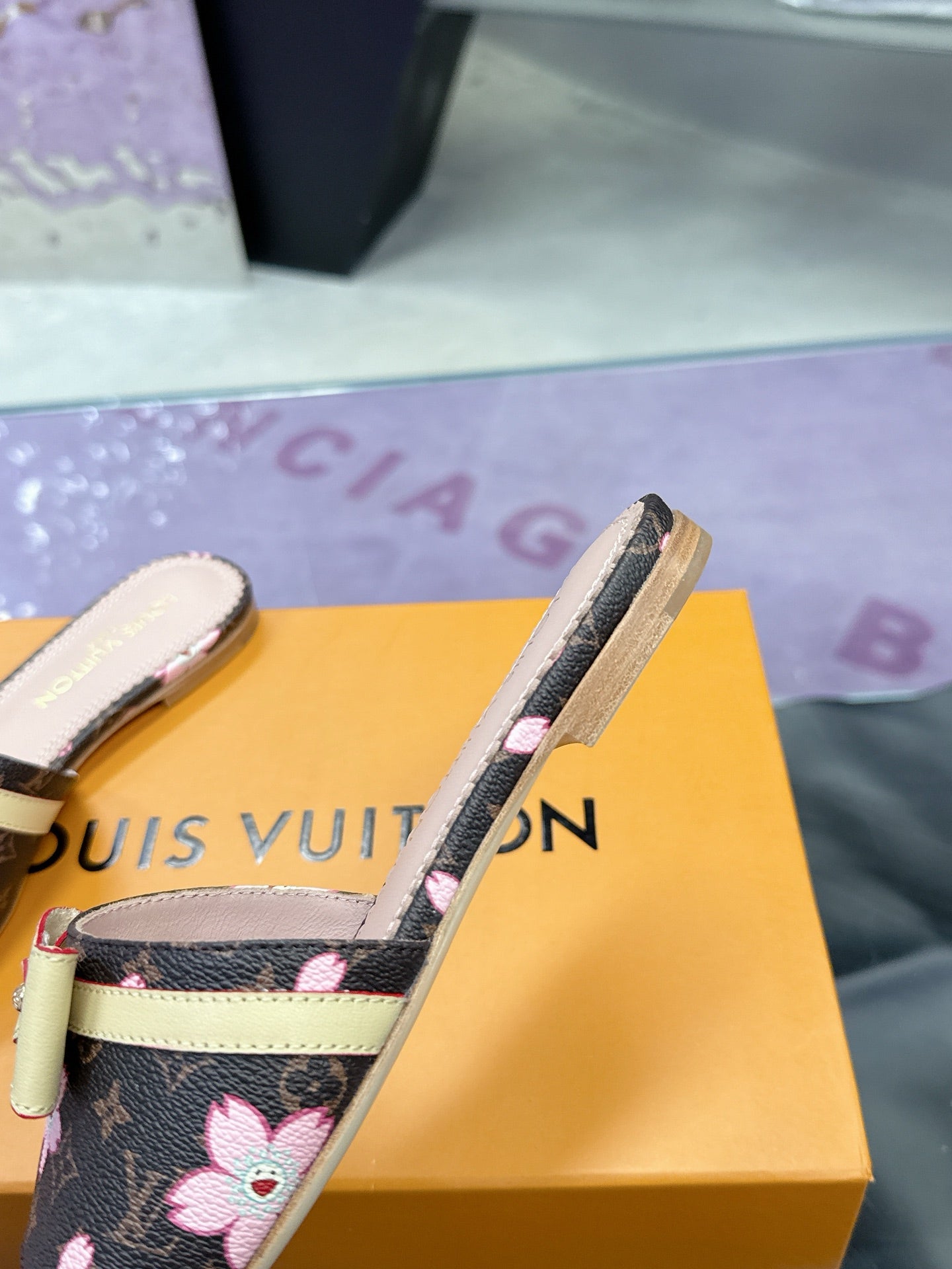 New luxury fashion Ladies' high-heeled sandals