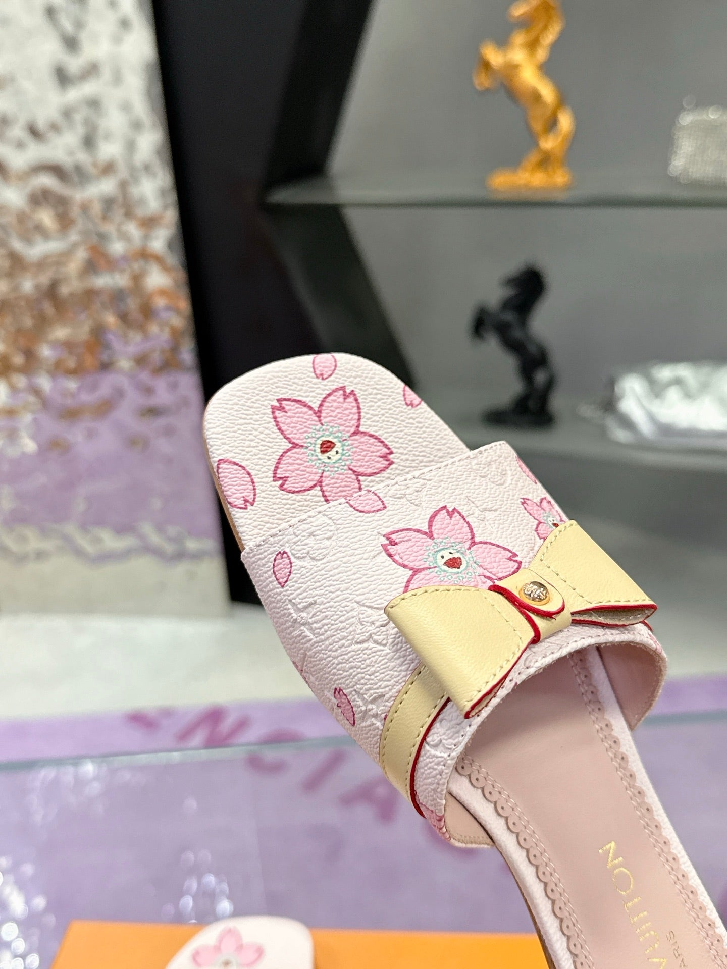 New luxury fashion Ladies' high-heeled sandals