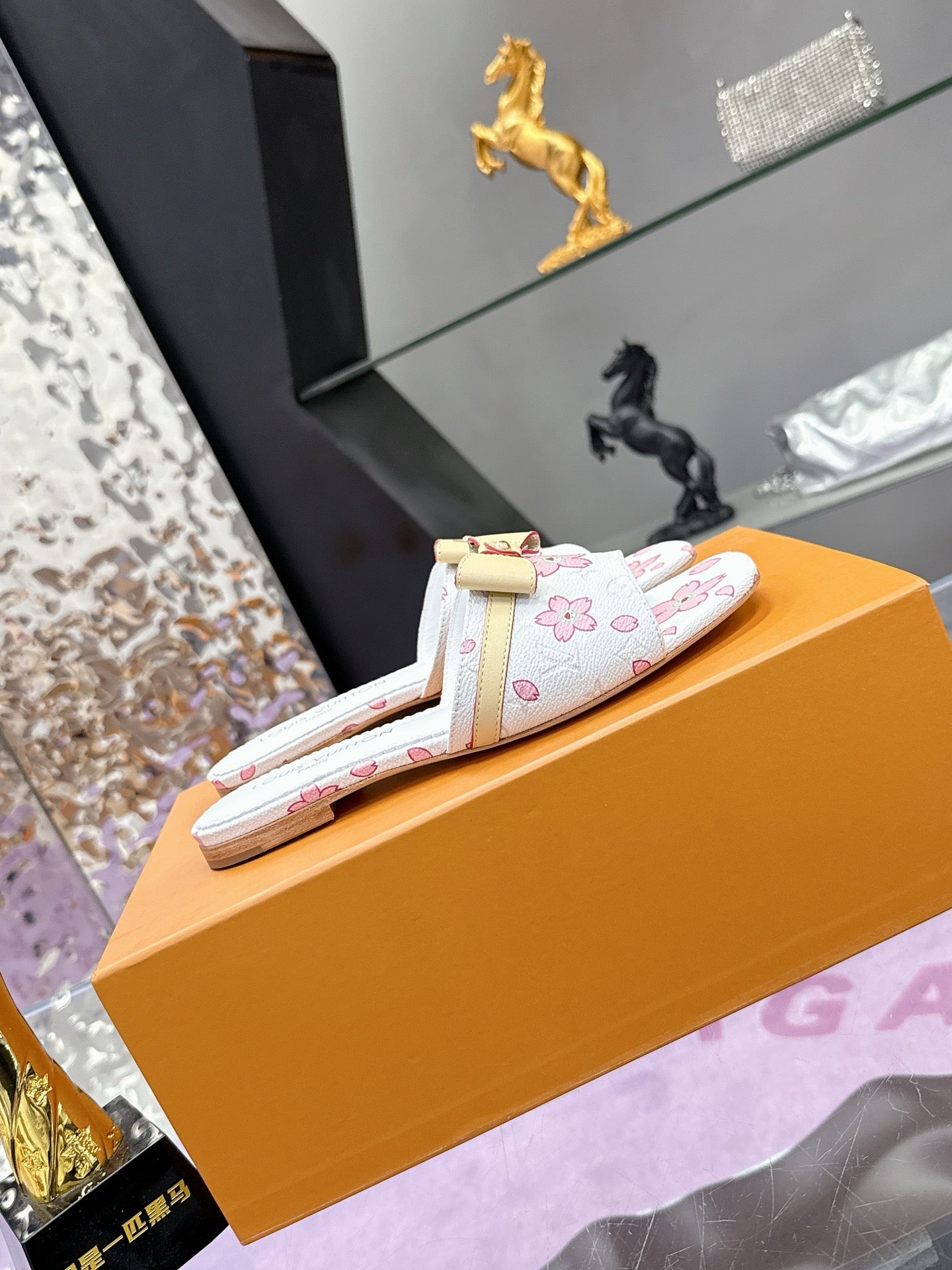 New luxury fashion Ladies' high-heeled sandals