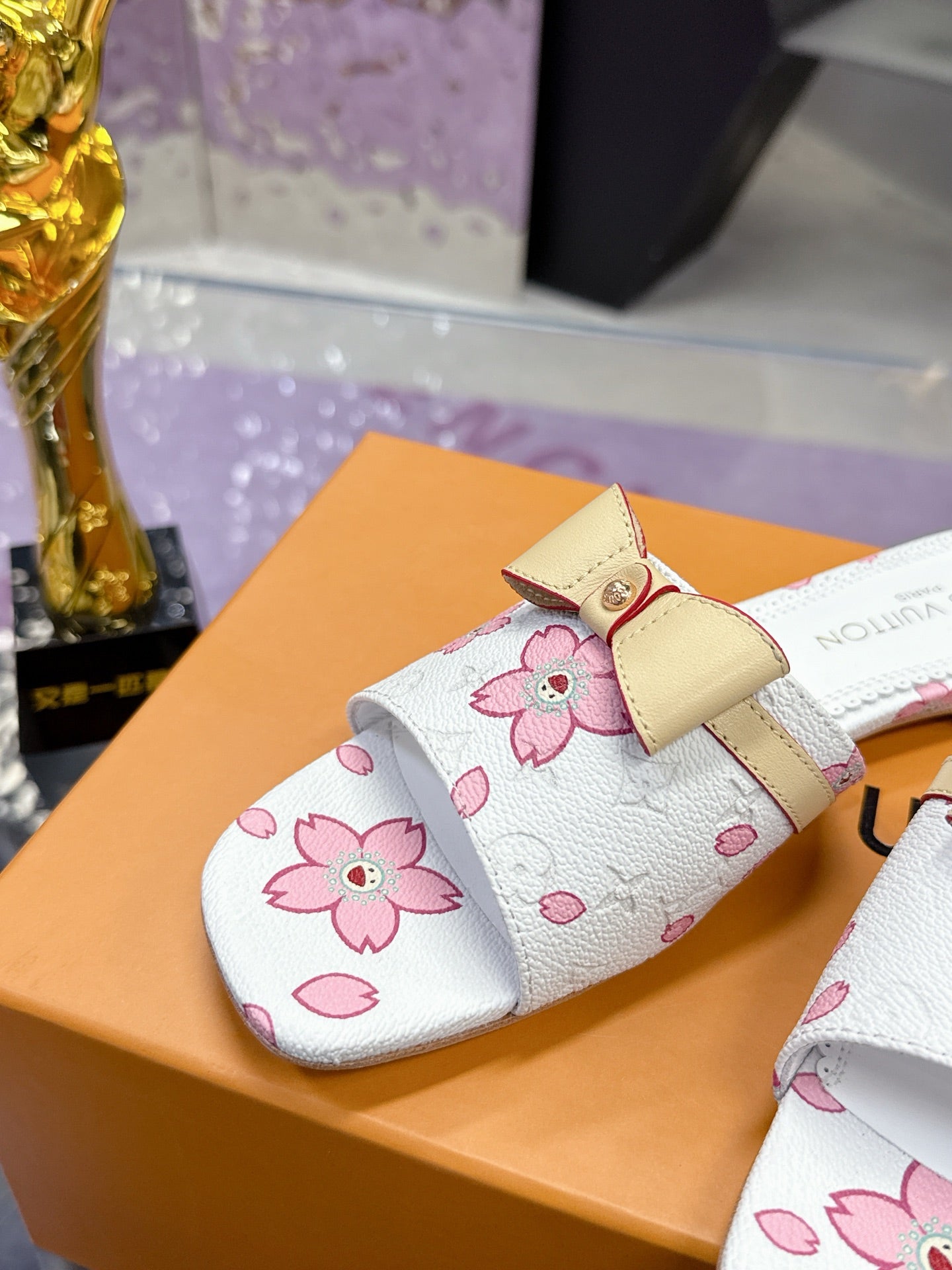 New luxury fashion Ladies' high-heeled sandals