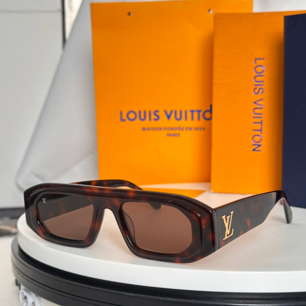 New Fashionable, Elegant, Comfortable, Lightweight, Exquisite  Sunglasses