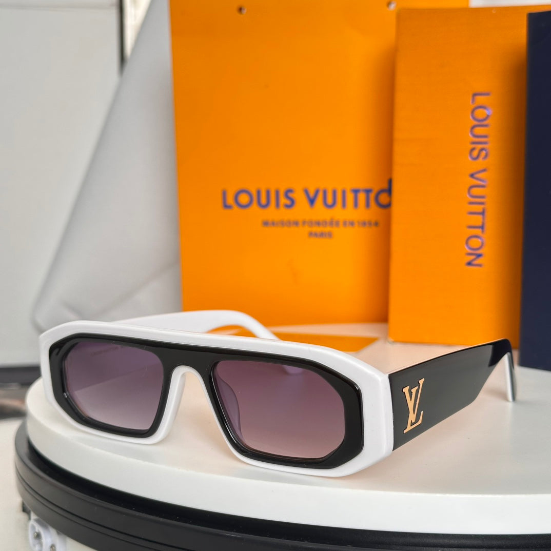 New Fashionable, Elegant, Comfortable, Lightweight, Exquisite  Sunglasses