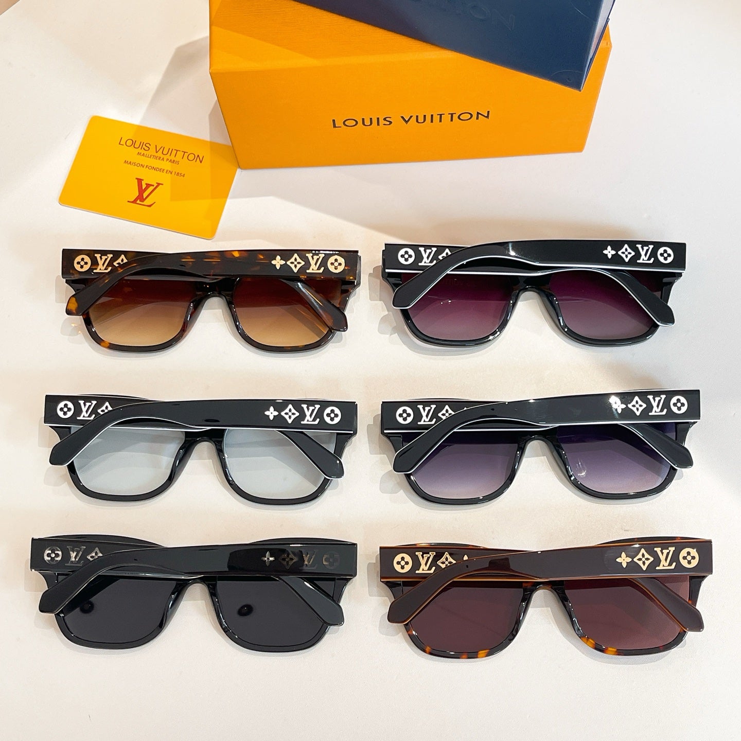 New Fashionable, Elegant, Comfortable, Lightweight, Exquisite  Sunglasses