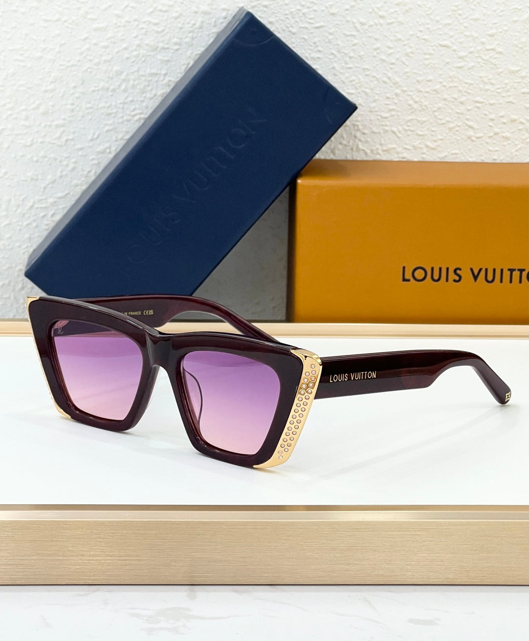New Fashionable, Elegant, Comfortable, Lightweight, Exquisite  Sunglasses
