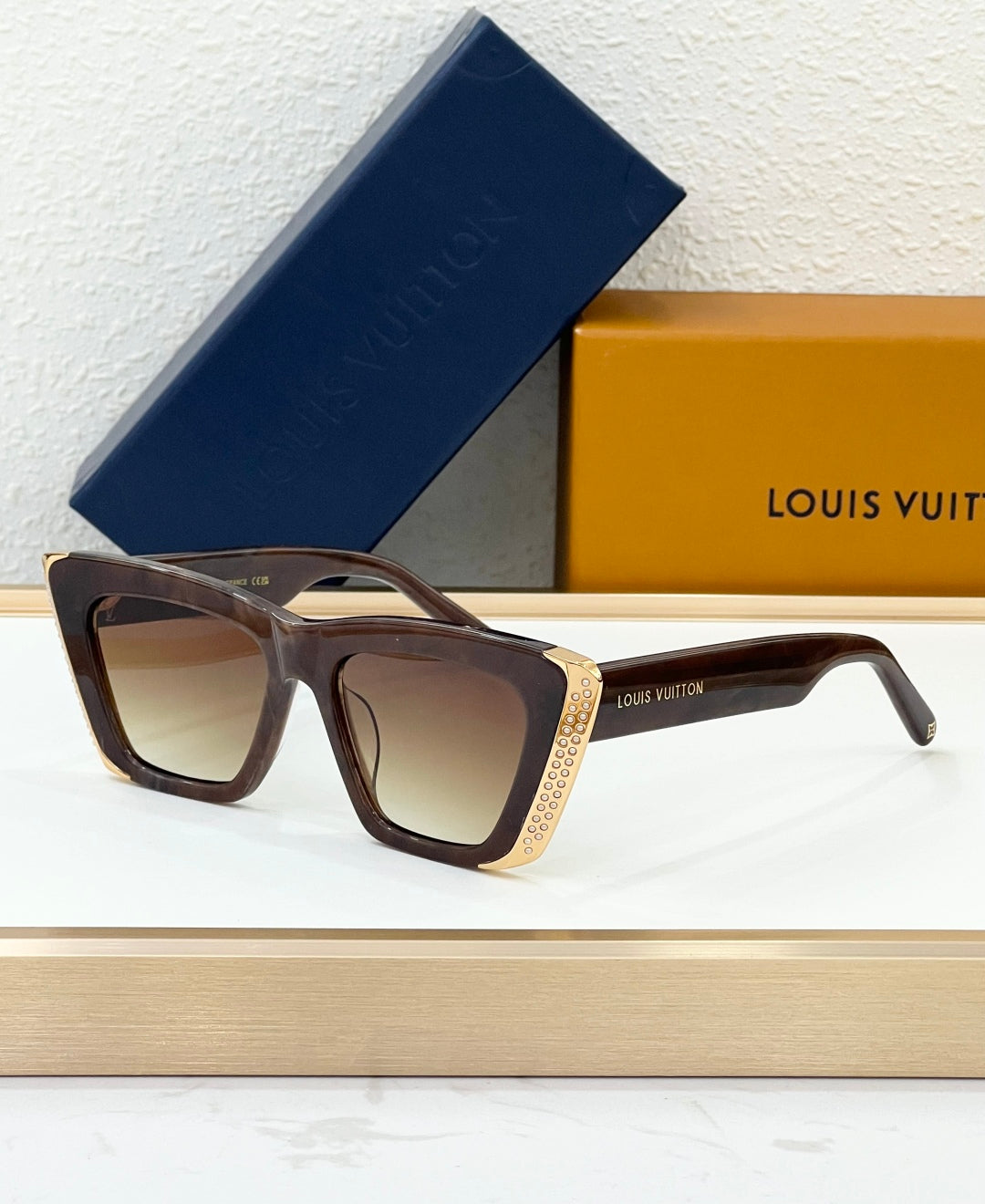 New Fashionable, Elegant, Comfortable, Lightweight, Exquisite  Sunglasses