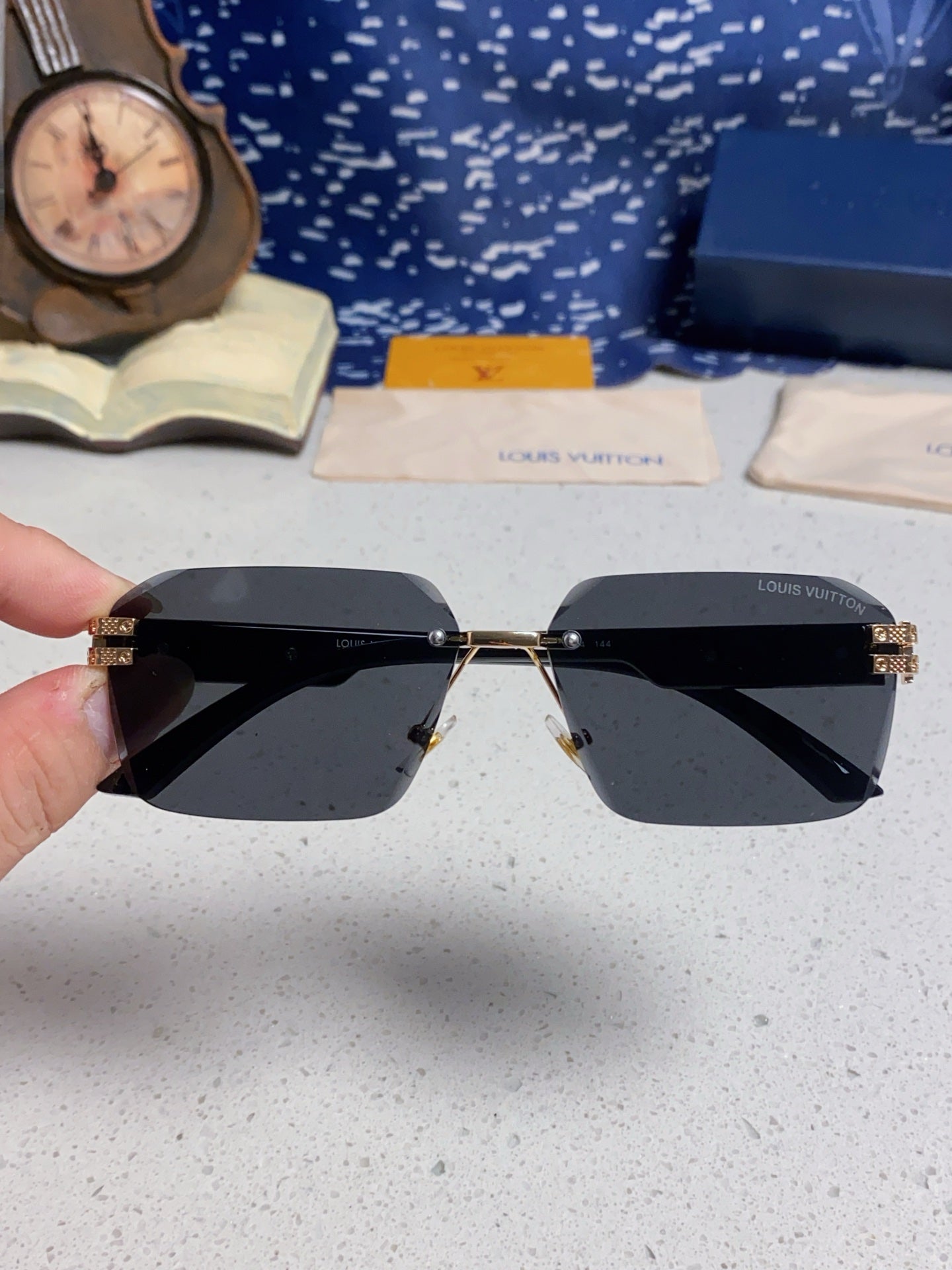 New Fashionable, Elegant, Comfortable, Lightweight, Exquisite  Sunglasses