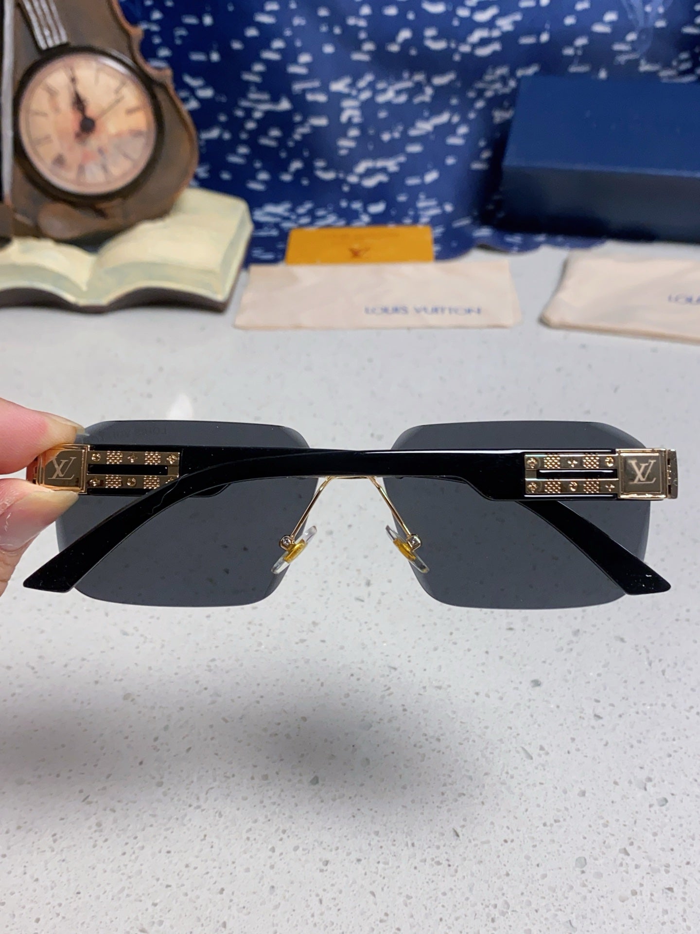 New Fashionable, Elegant, Comfortable, Lightweight, Exquisite  Sunglasses