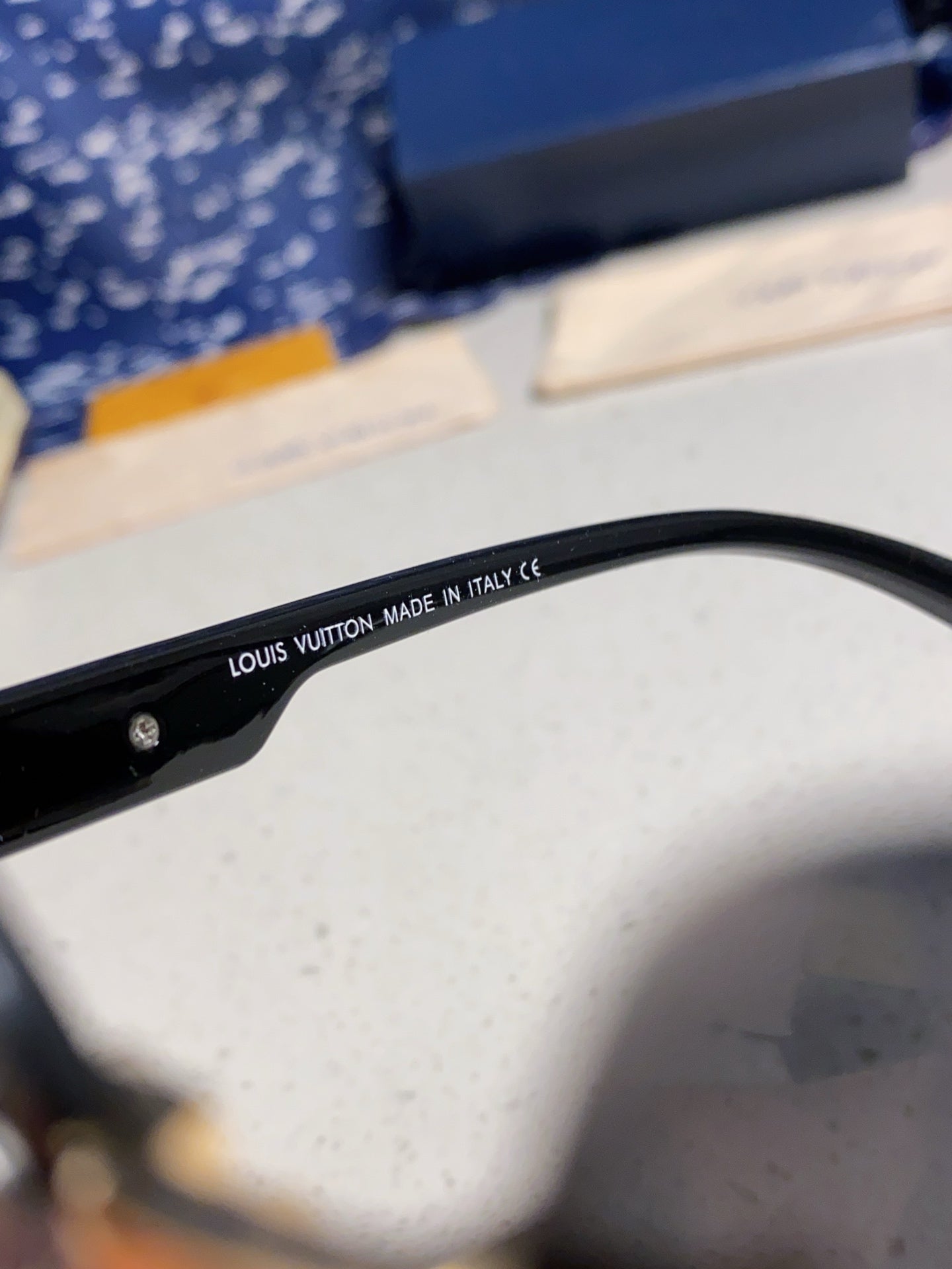 New Fashionable, Elegant, Comfortable, Lightweight, Exquisite  Sunglasses