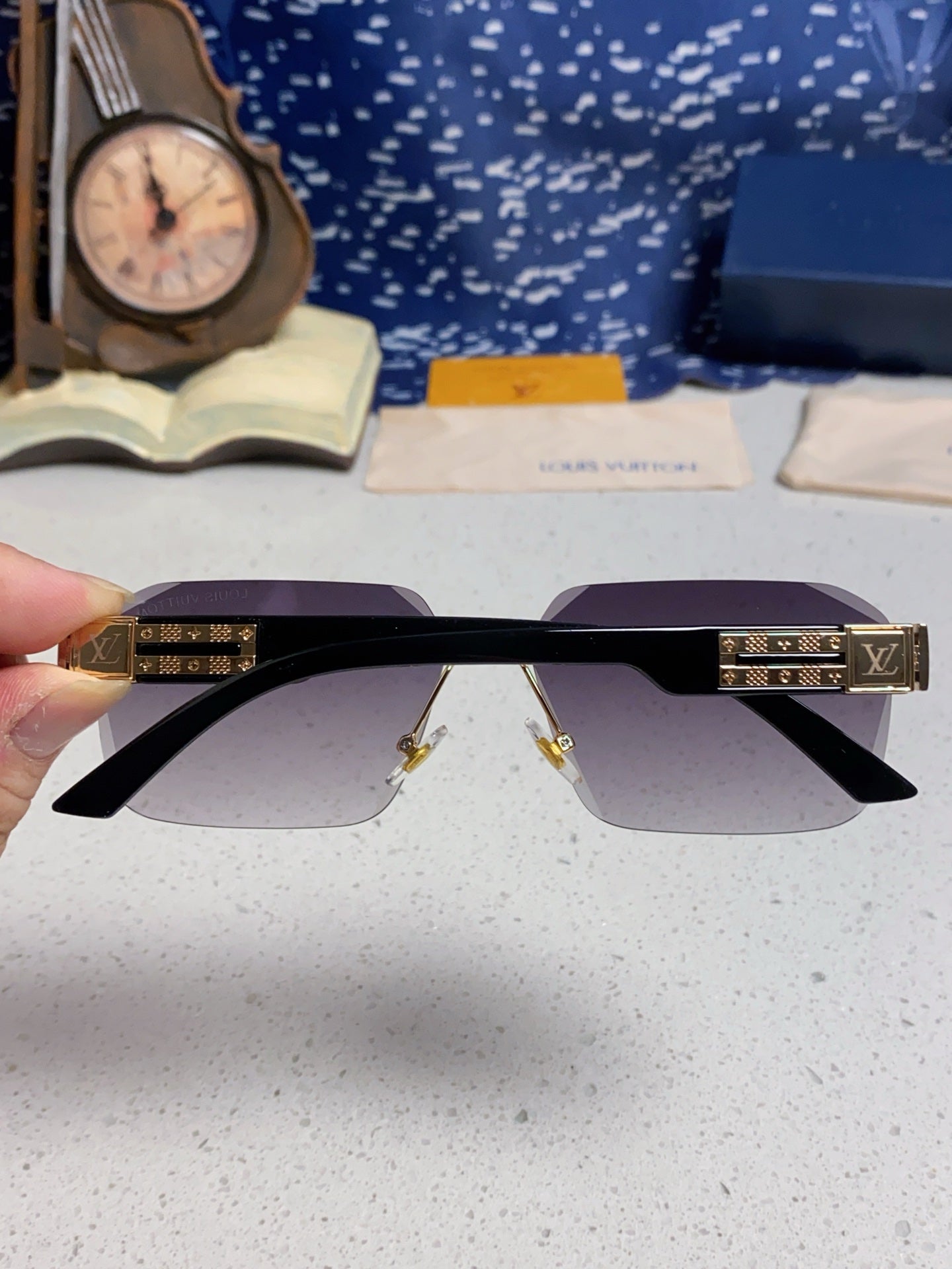 New Fashionable, Elegant, Comfortable, Lightweight, Exquisite  Sunglasses