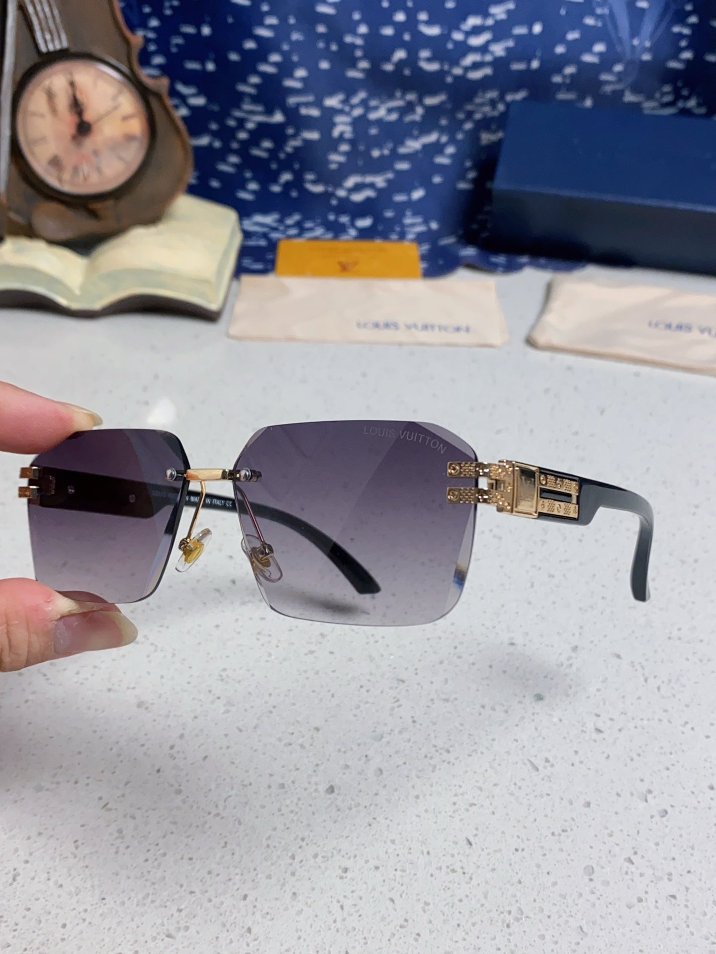 New Fashionable, Elegant, Comfortable, Lightweight, Exquisite  Sunglasses