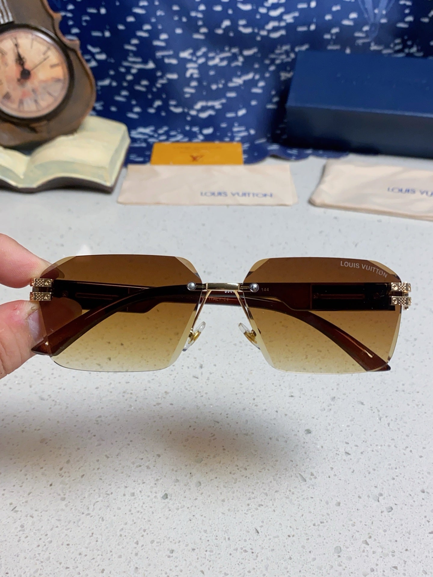 New Fashionable, Elegant, Comfortable, Lightweight, Exquisite  Sunglasses