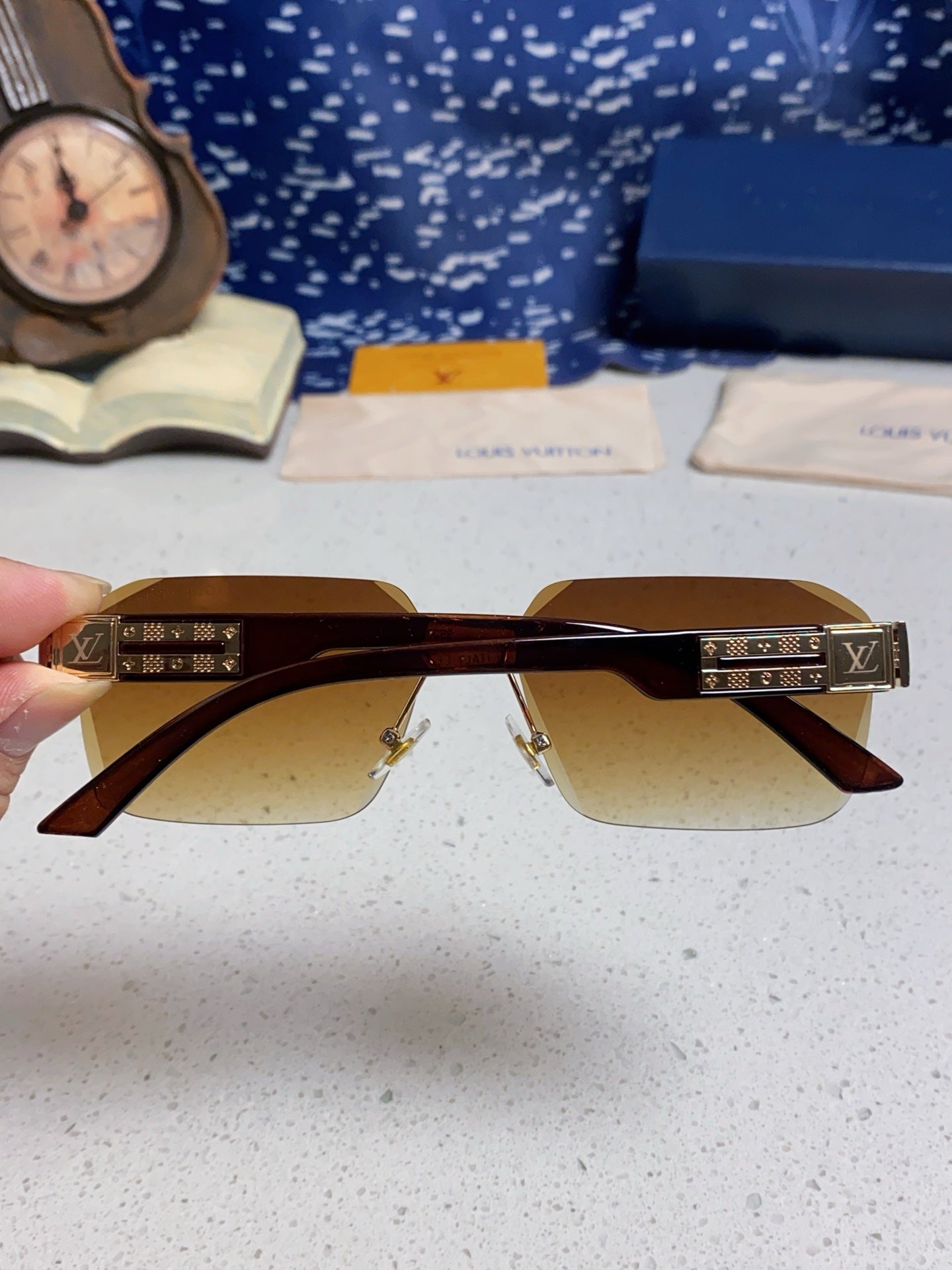 New Fashionable, Elegant, Comfortable, Lightweight, Exquisite  Sunglasses