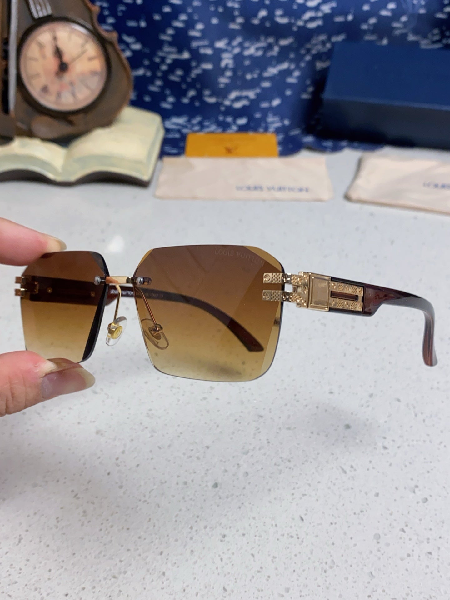 New Fashionable, Elegant, Comfortable, Lightweight, Exquisite  Sunglasses