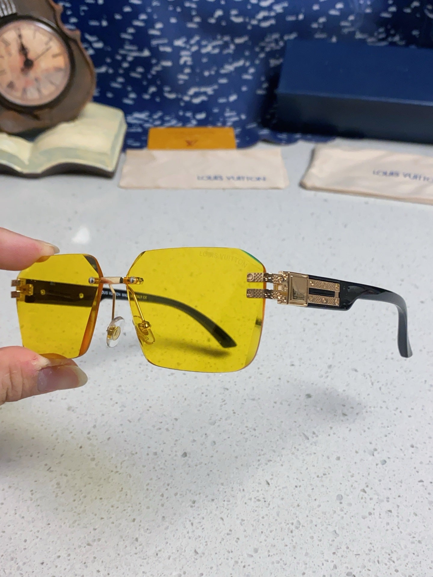 New Fashionable, Elegant, Comfortable, Lightweight, Exquisite  Sunglasses