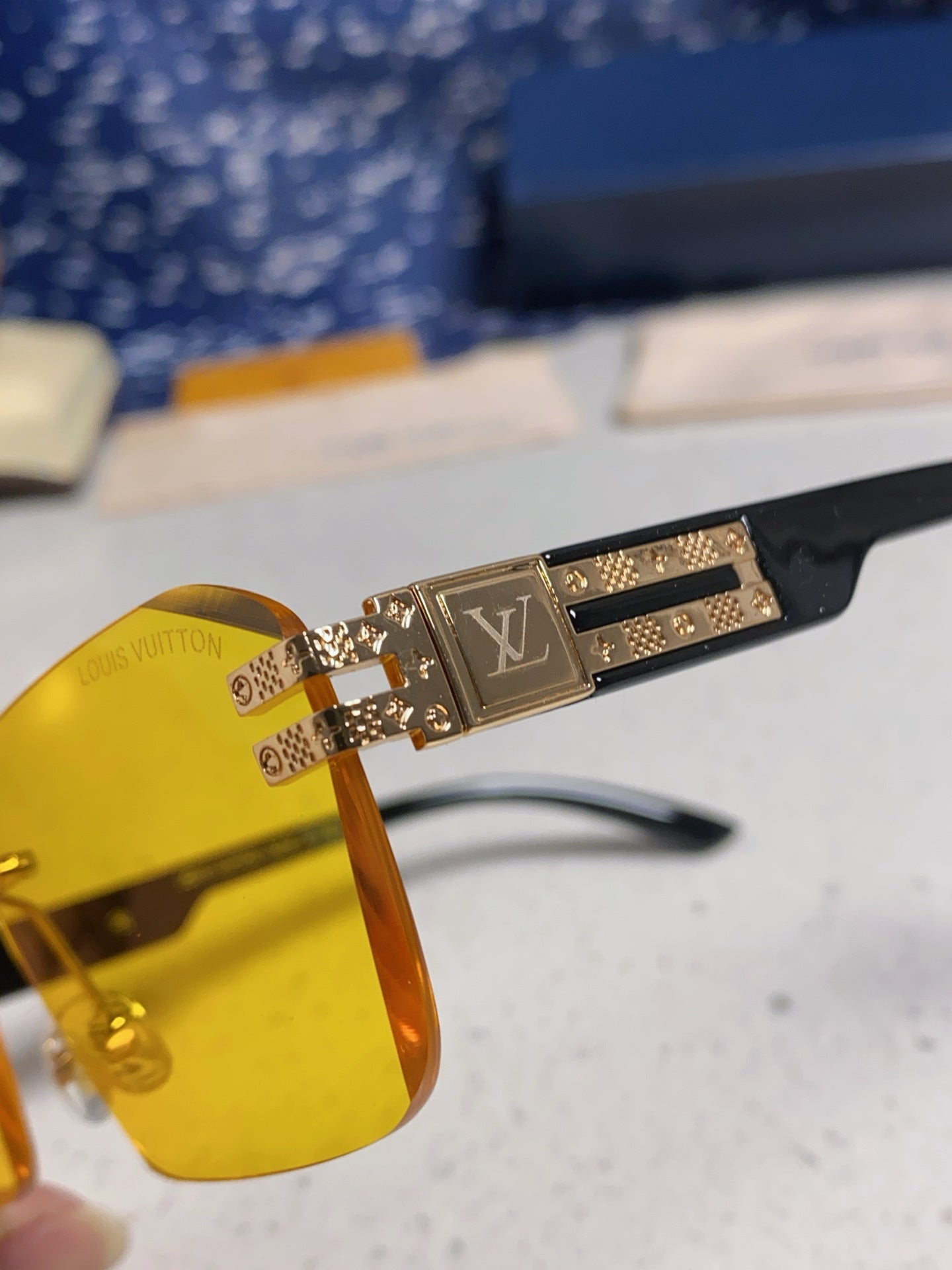 New Fashionable, Elegant, Comfortable, Lightweight, Exquisite  Sunglasses