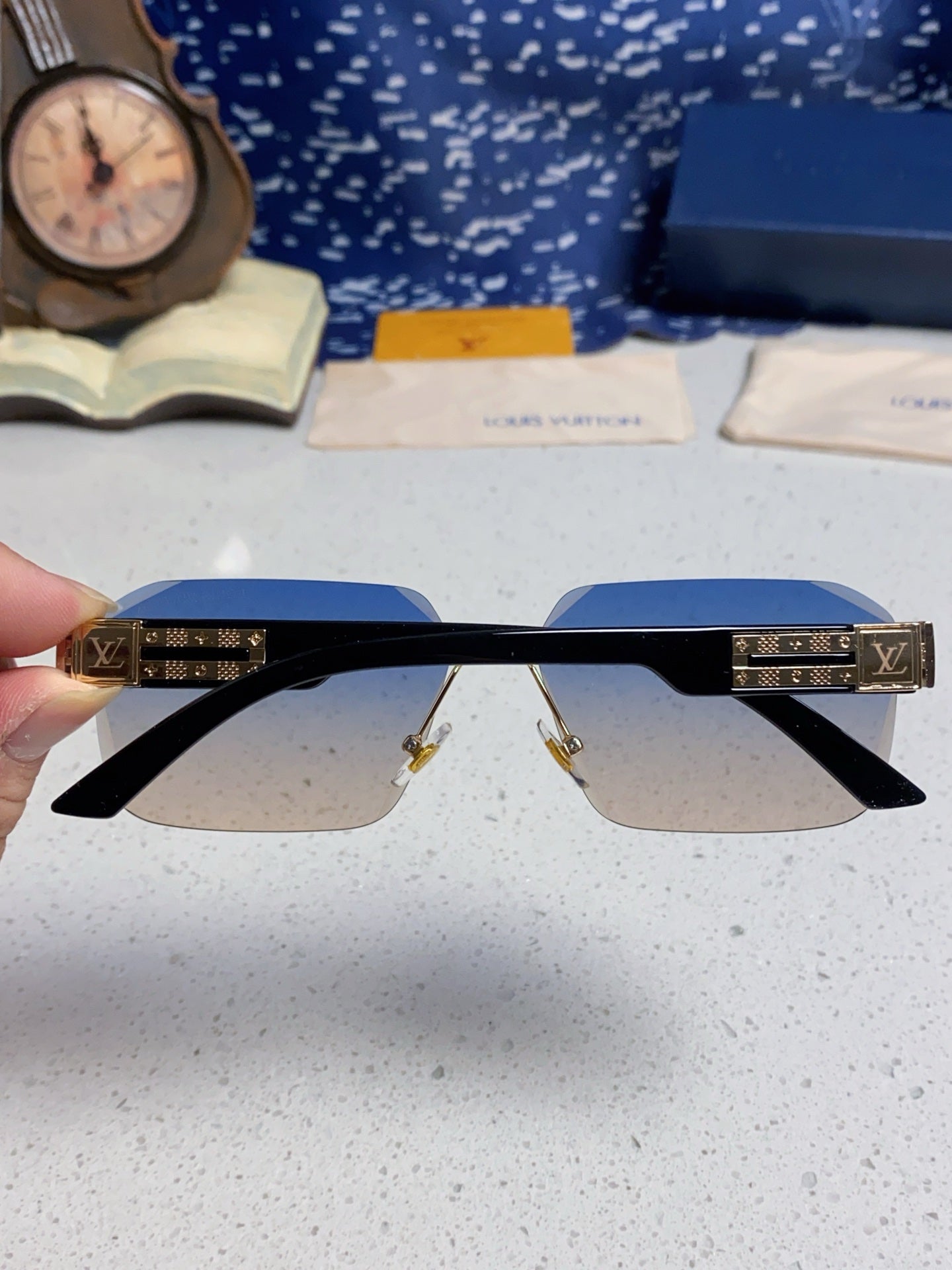 New Fashionable, Elegant, Comfortable, Lightweight, Exquisite  Sunglasses