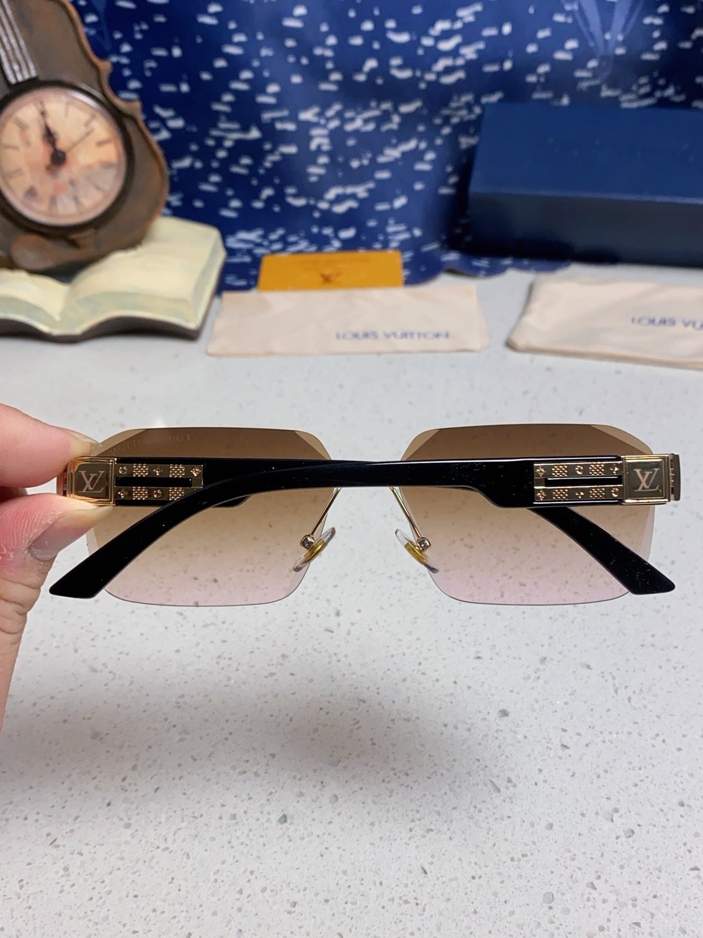 New Fashionable, Elegant, Comfortable, Lightweight, Exquisite  Sunglasses