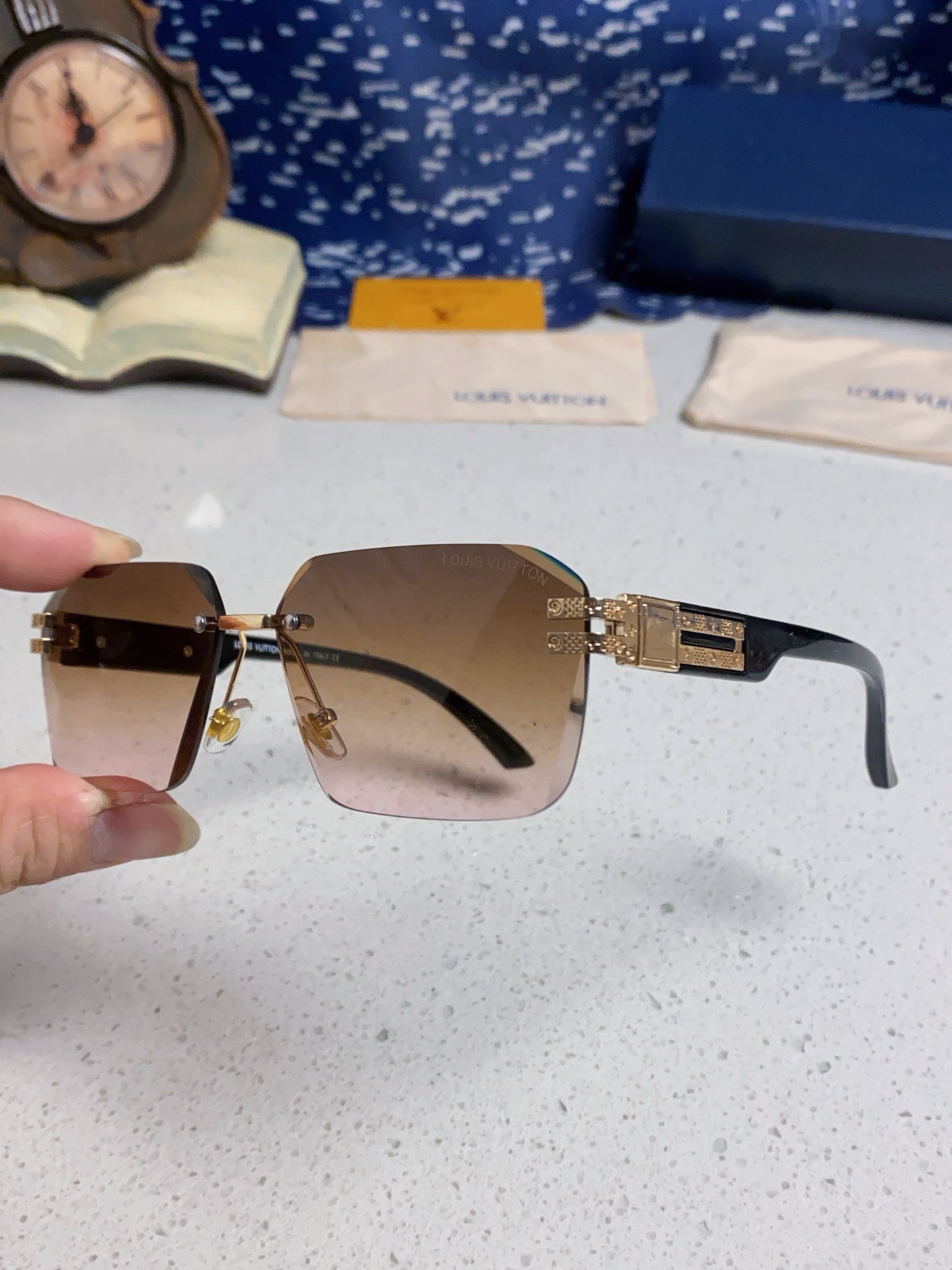 New Fashionable, Elegant, Comfortable, Lightweight, Exquisite  Sunglasses