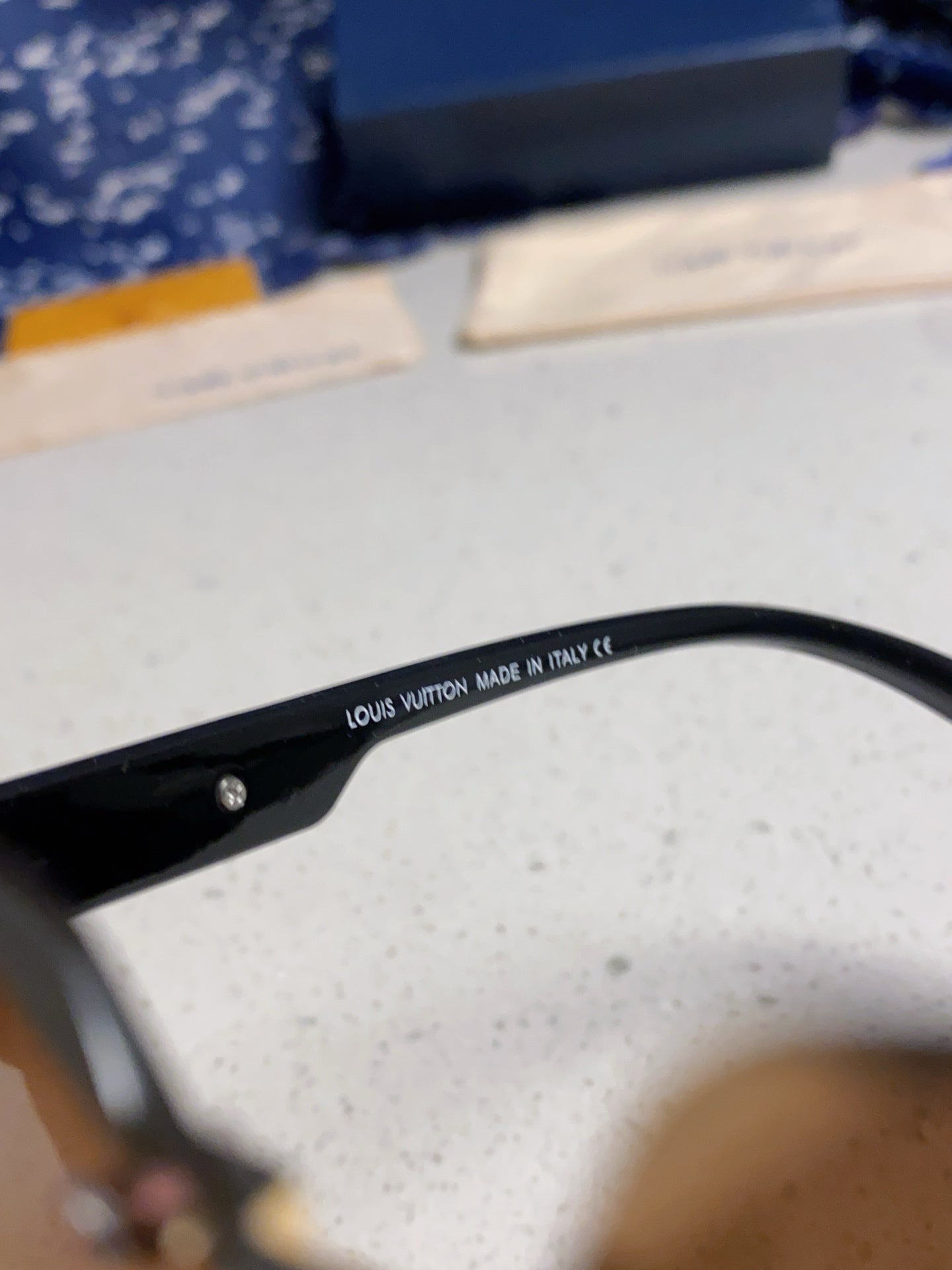 New Fashionable, Elegant, Comfortable, Lightweight, Exquisite  Sunglasses