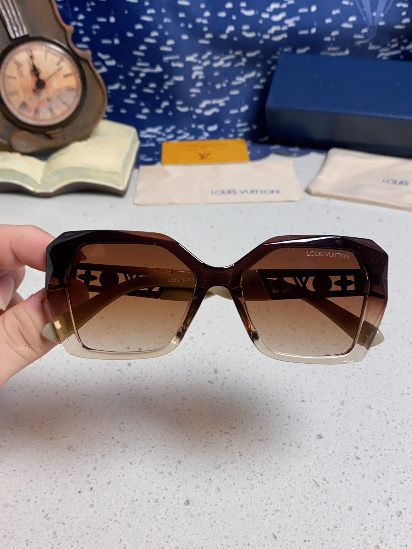 New Fashionable, Elegant, Comfortable, Lightweight, Exquisite  Sunglasses
