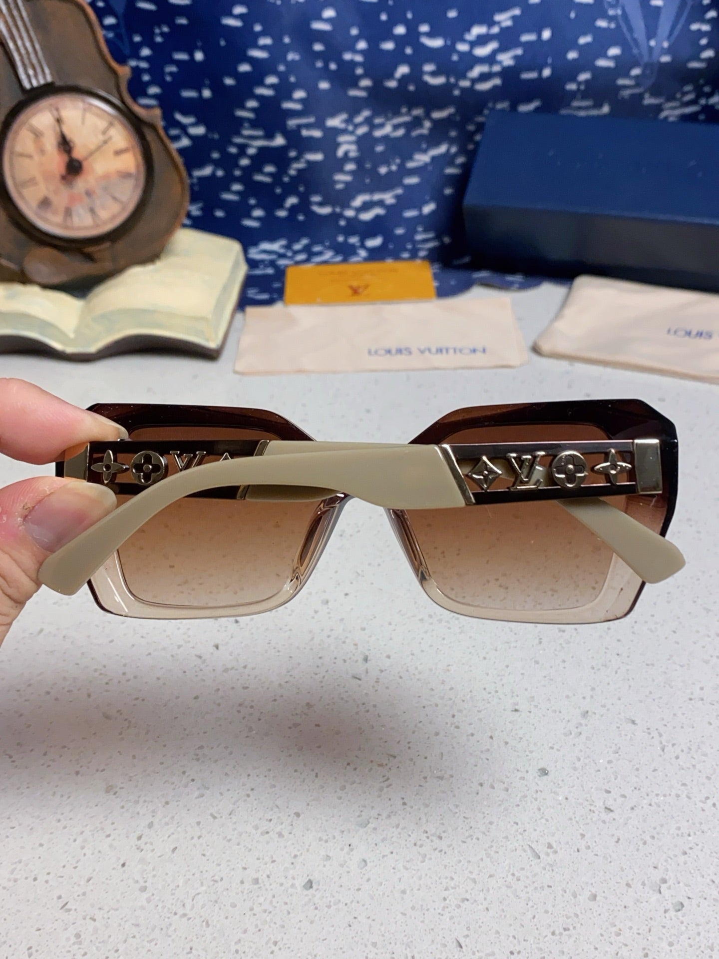 New Fashionable, Elegant, Comfortable, Lightweight, Exquisite  Sunglasses