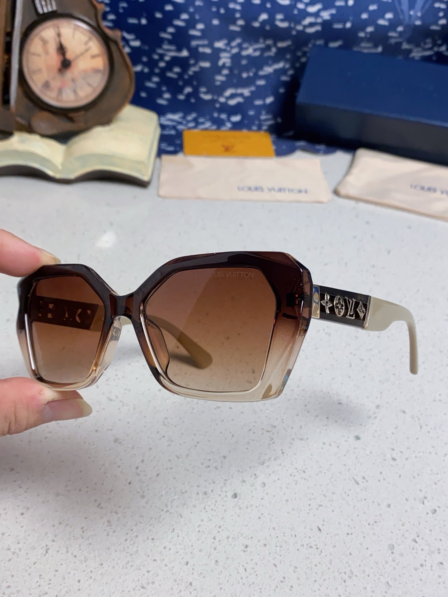 New Fashionable, Elegant, Comfortable, Lightweight, Exquisite  Sunglasses