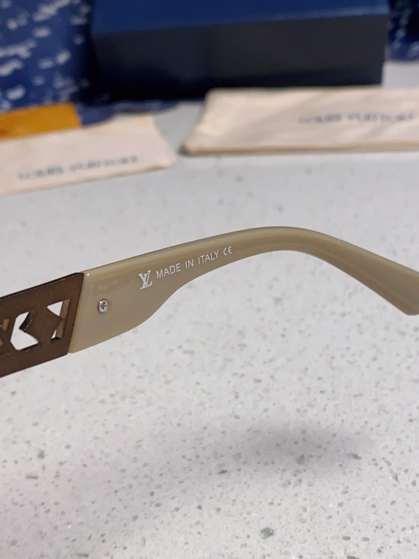 New Fashionable, Elegant, Comfortable, Lightweight, Exquisite  Sunglasses