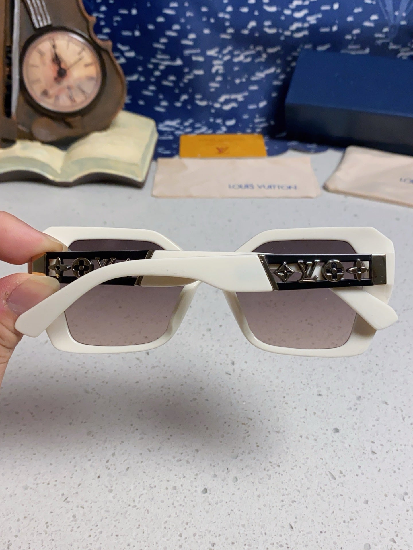 New Fashionable, Elegant, Comfortable, Lightweight, Exquisite  Sunglasses
