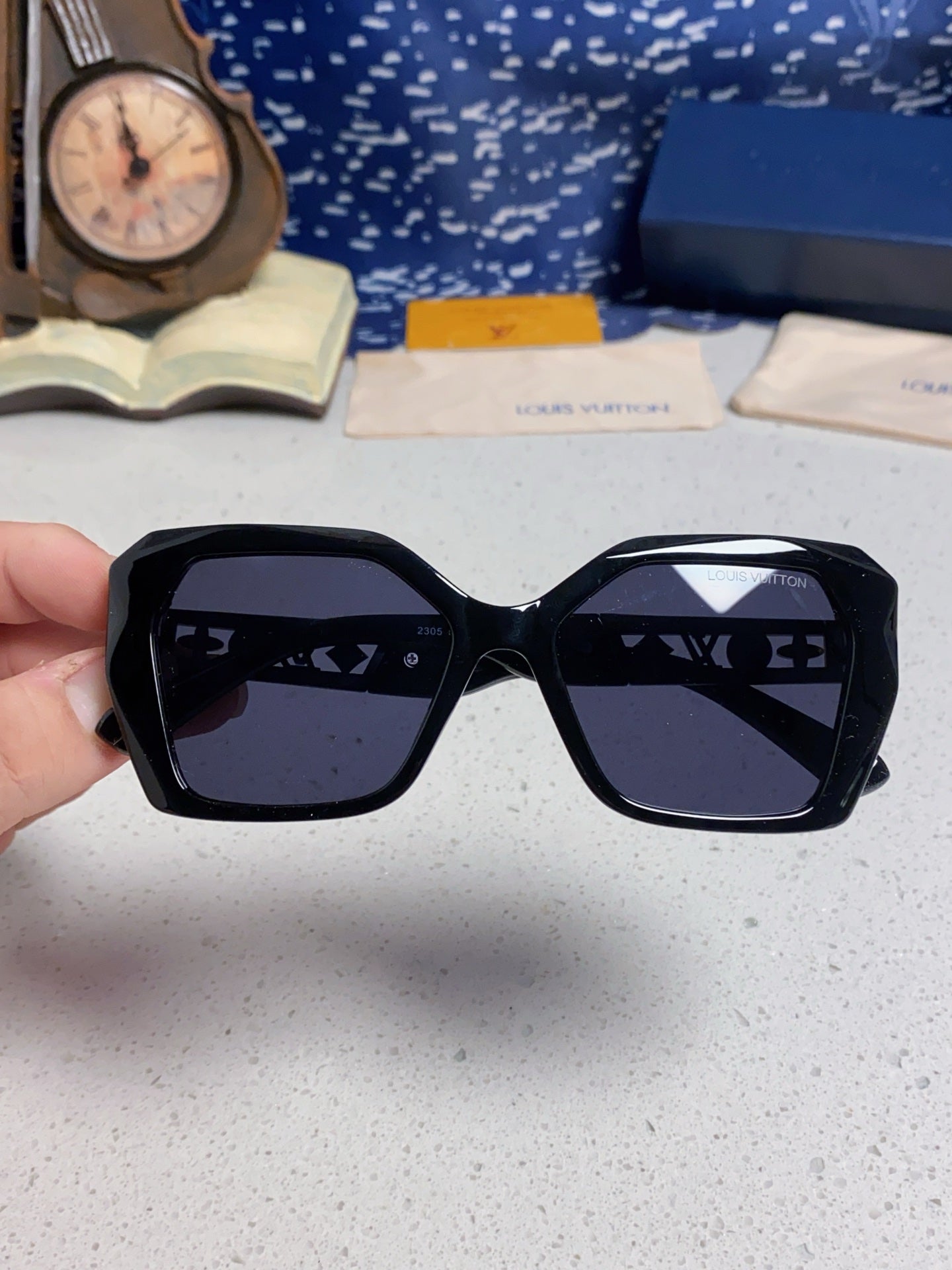 New Fashionable, Elegant, Comfortable, Lightweight, Exquisite  Sunglasses
