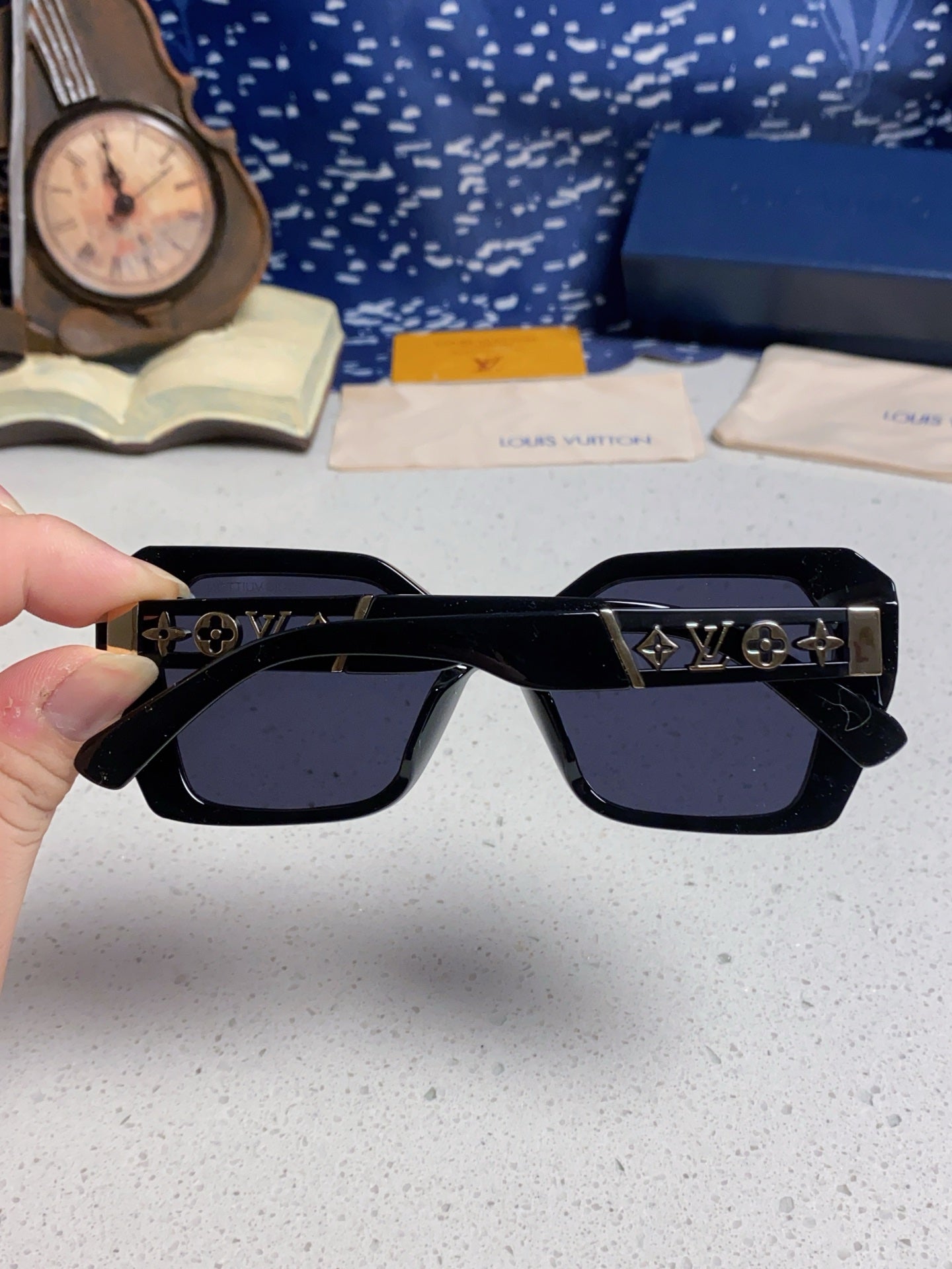 New Fashionable, Elegant, Comfortable, Lightweight, Exquisite  Sunglasses