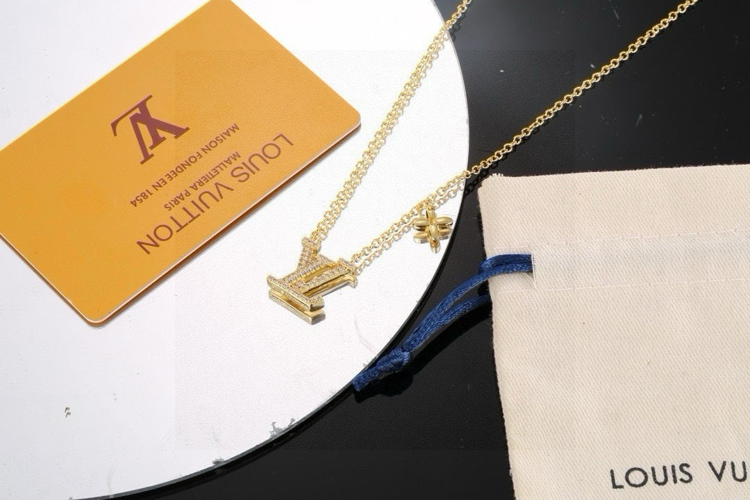 New Fashion Luxury Exquisite Women's Necklace