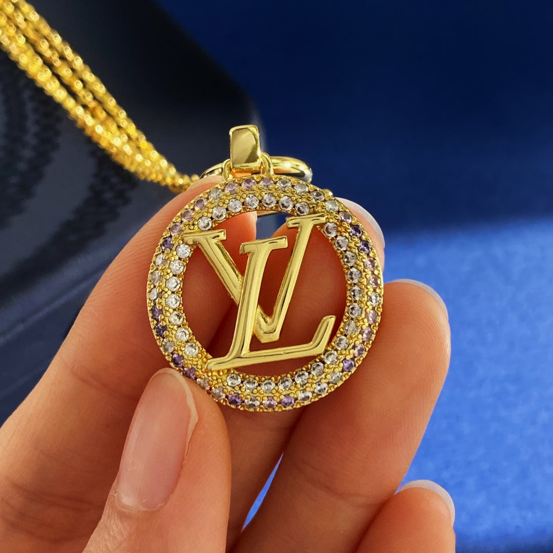 New Fashion Luxury Exquisite Women's Letter OT Buckle Double layer Chain Necklace