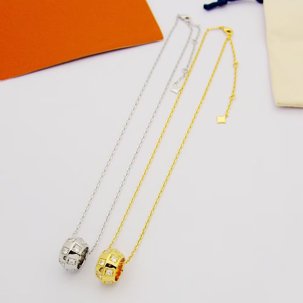 New Fashion Luxury Exquisite Women's Plaque Necklace