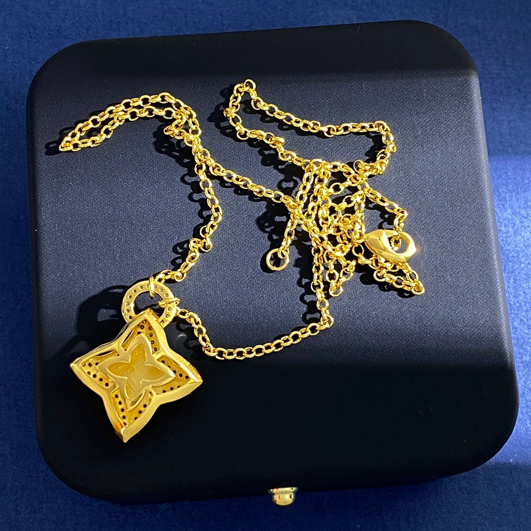 New Fashion Luxury Exquisite Women's Diamond studded cross flower emerald jade necklace