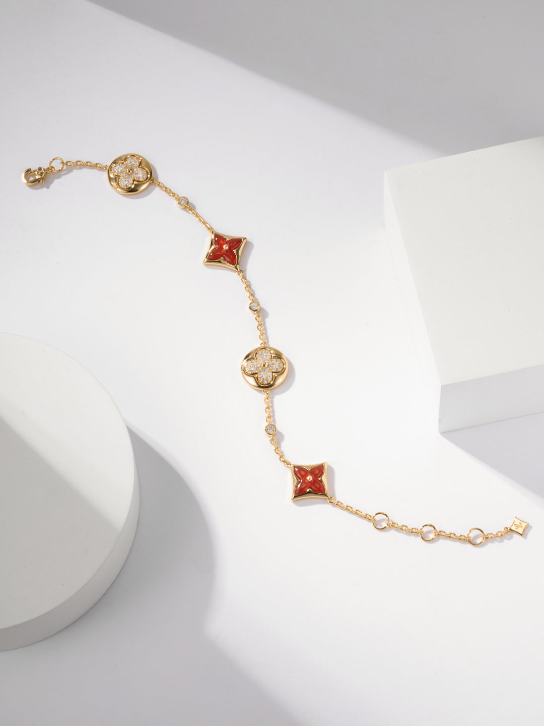 New Fashion Luxury Exquisite Women's Monogram Flower Bracelet