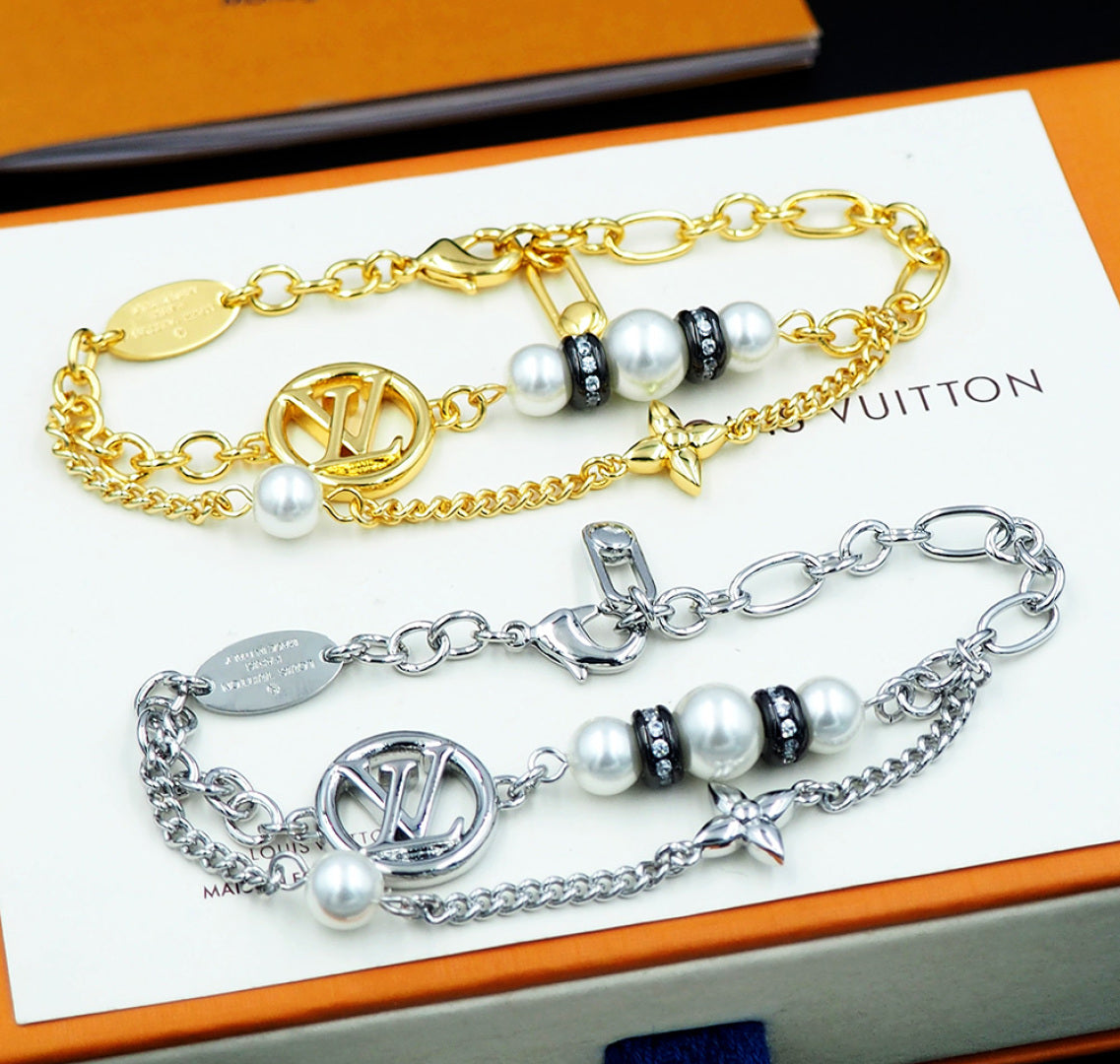 New Fashion Luxury Exquisite Women's  MdchightPeerl Bracelet