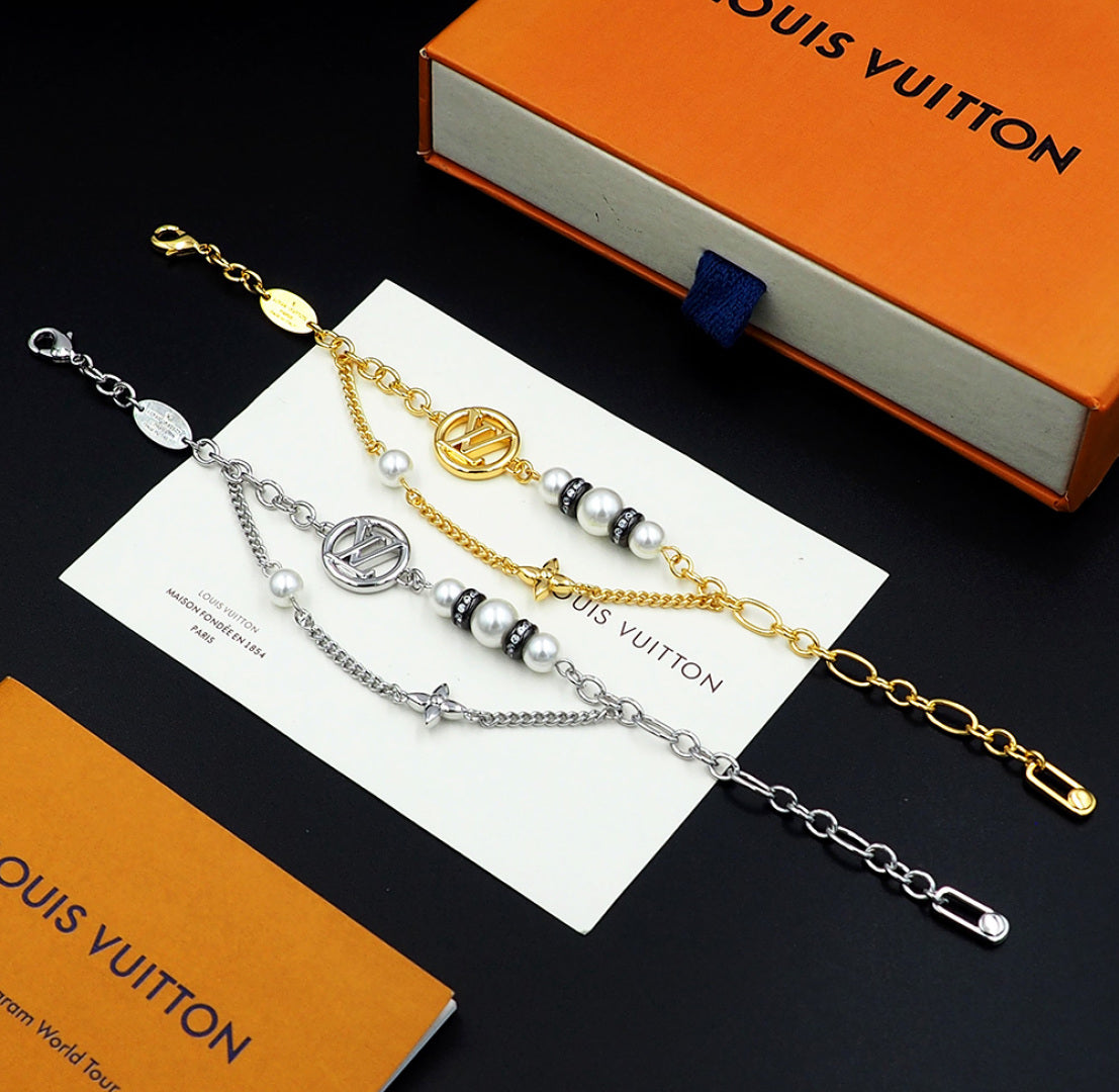 New Fashion Luxury Exquisite Women's  MdchightPeerl Bracelet