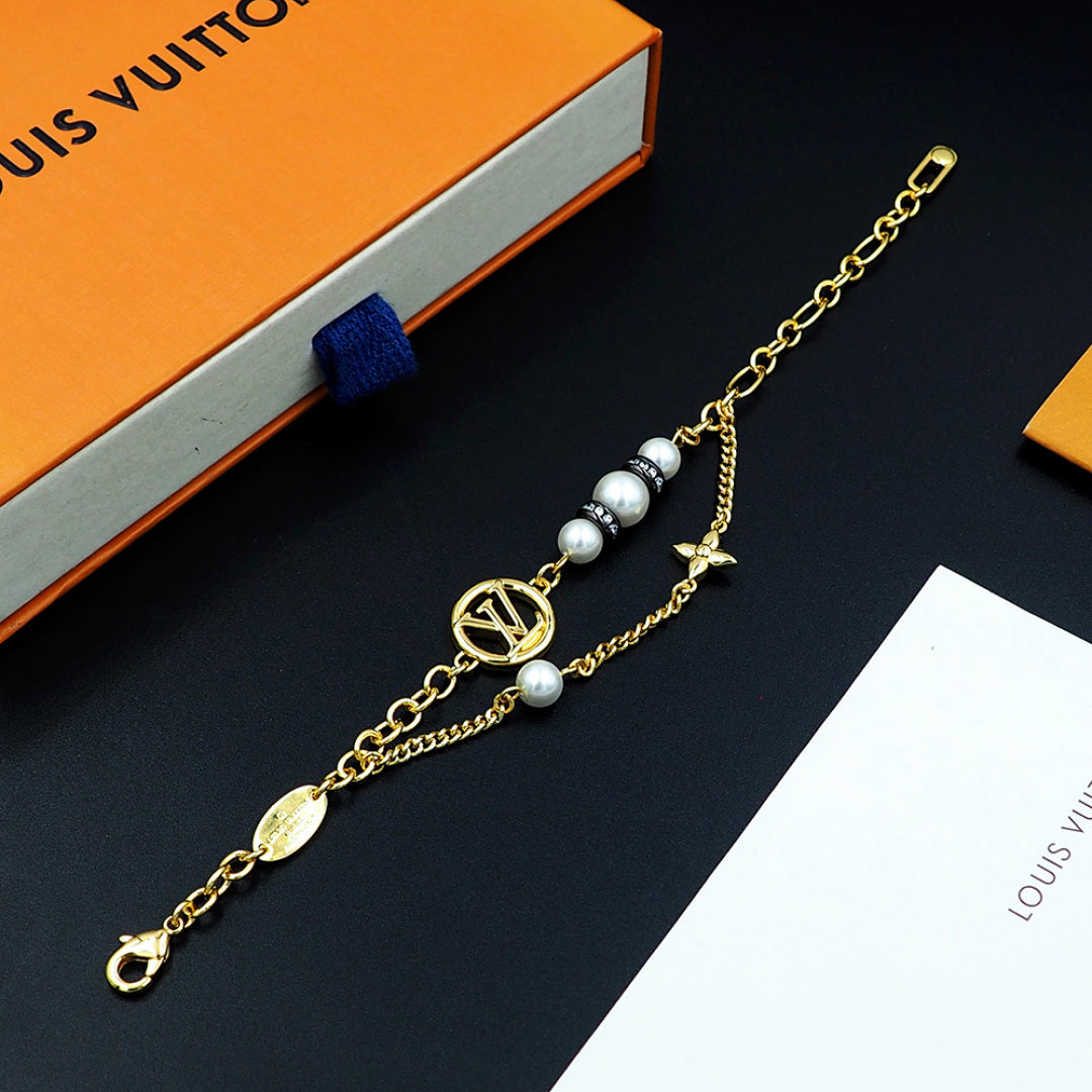 New Fashion Luxury Exquisite Women's  MdchightPeerl Bracelet